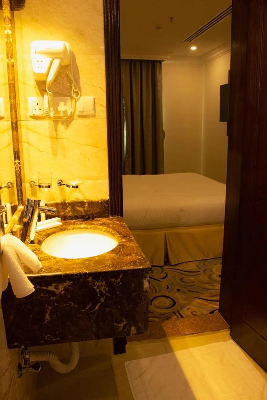 Rona Al Khobar Hotel