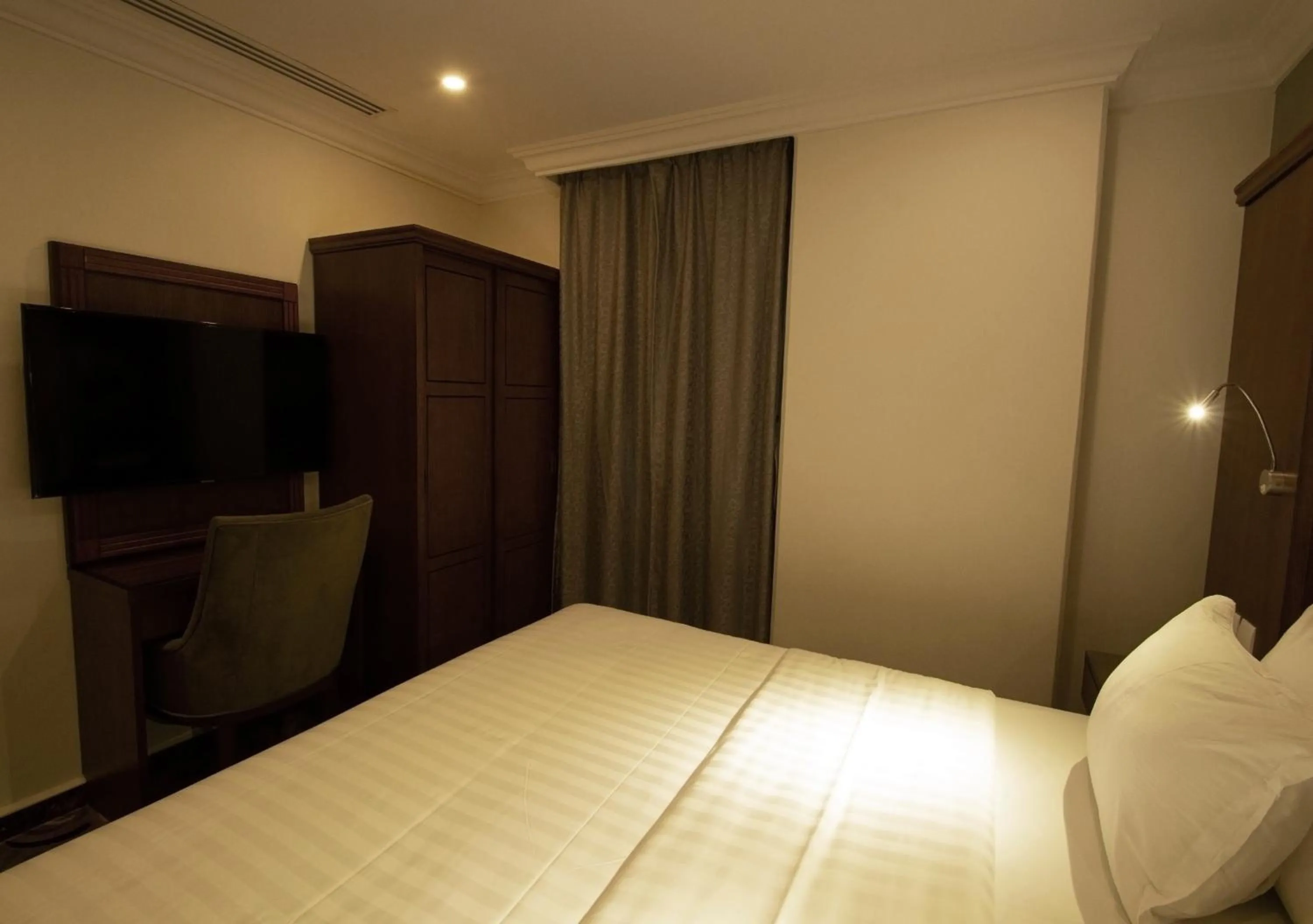 TV and multimedia, Bed in Rona Al Khobar Hotel