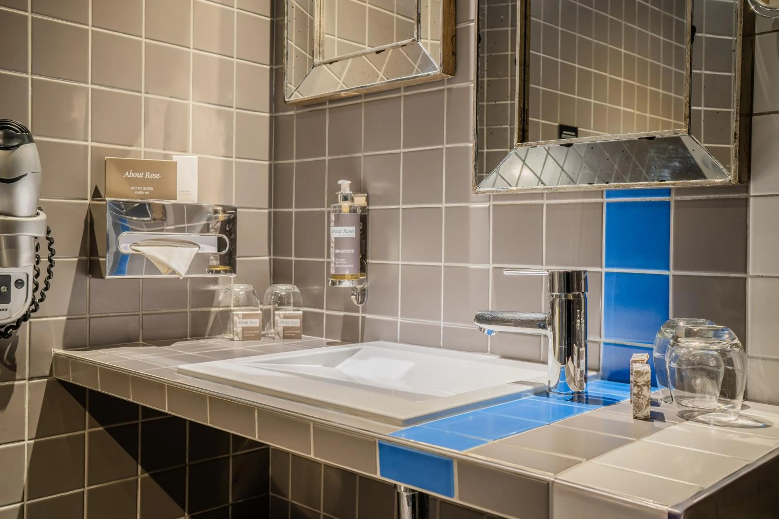 Bathroom in Hotel Mademoiselle