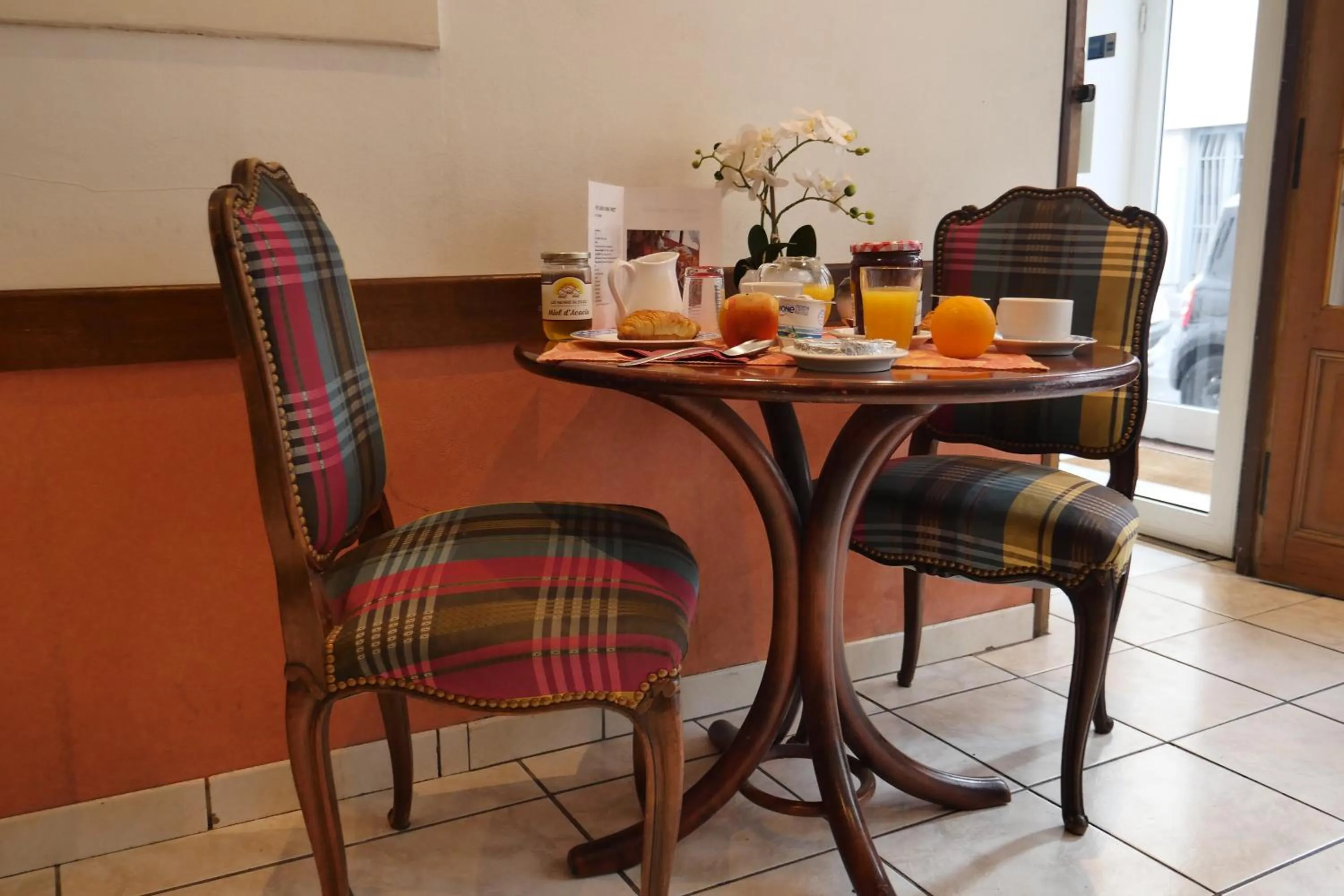 Staff in Hotel Novex Paris