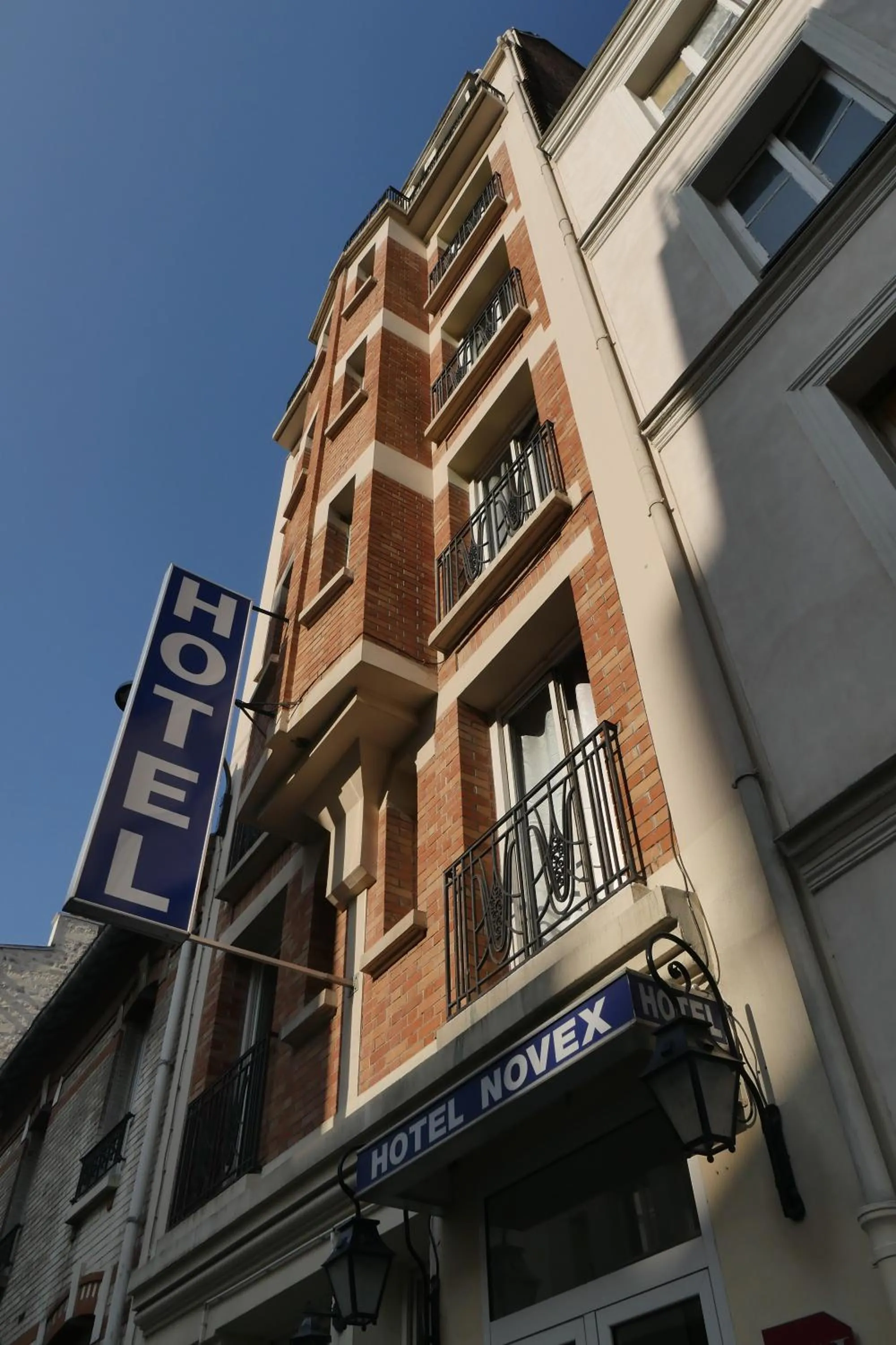 Property building in Hotel Novex Paris