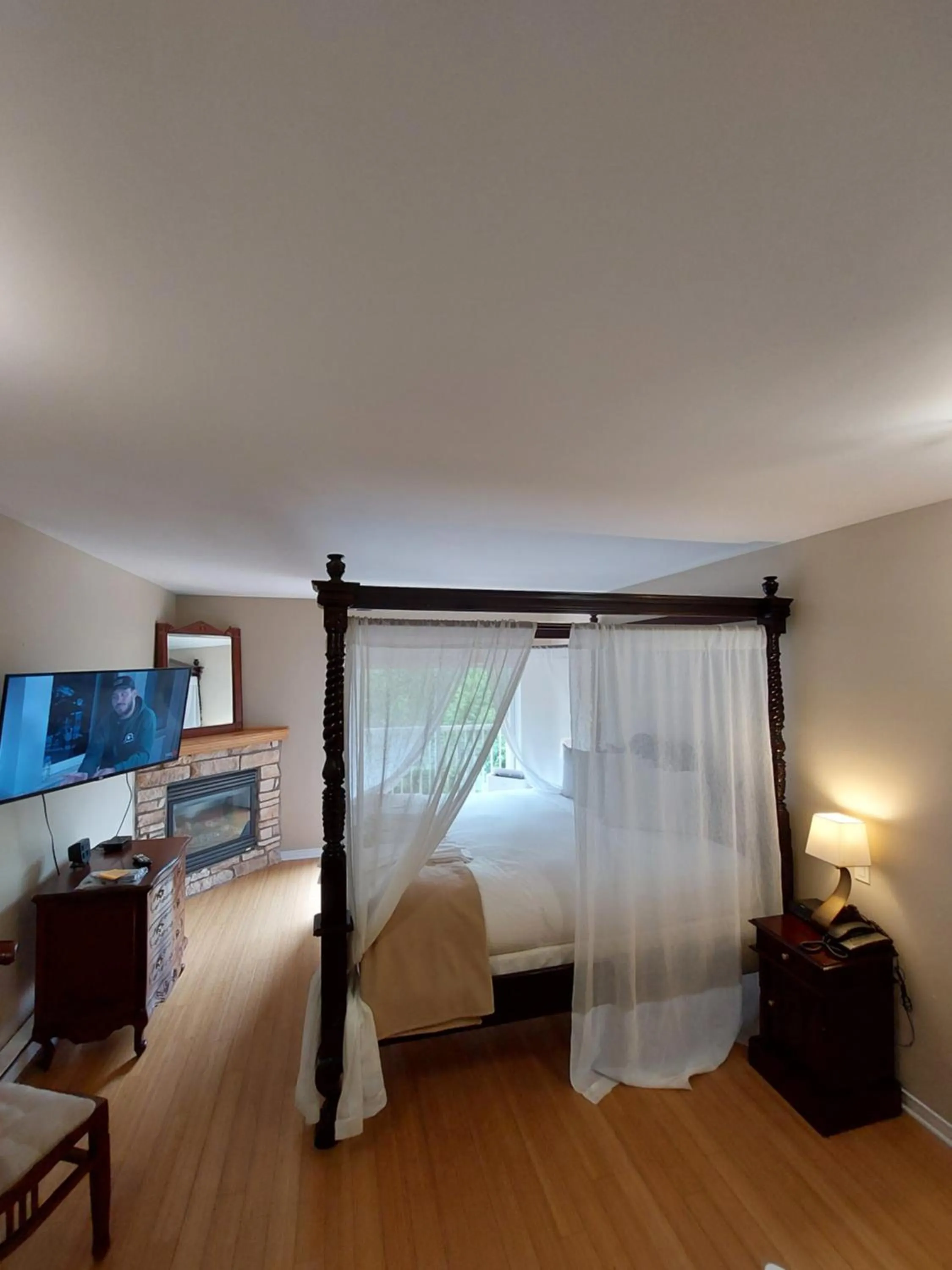 Bed in Studio-hôtel Villegiature Saint-Sauveur