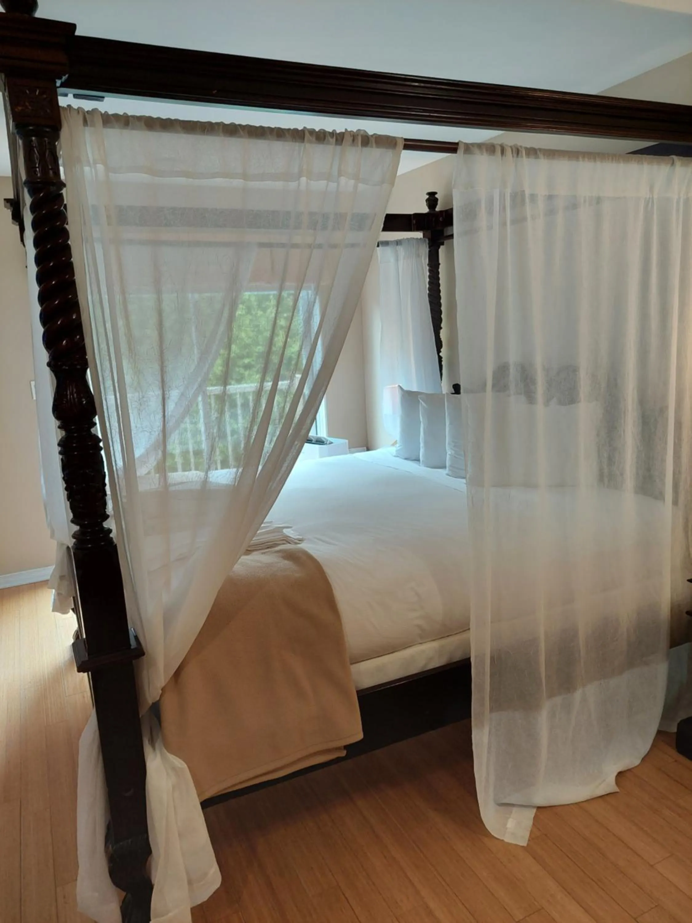 Bed in Studio-hôtel Villegiature Saint-Sauveur