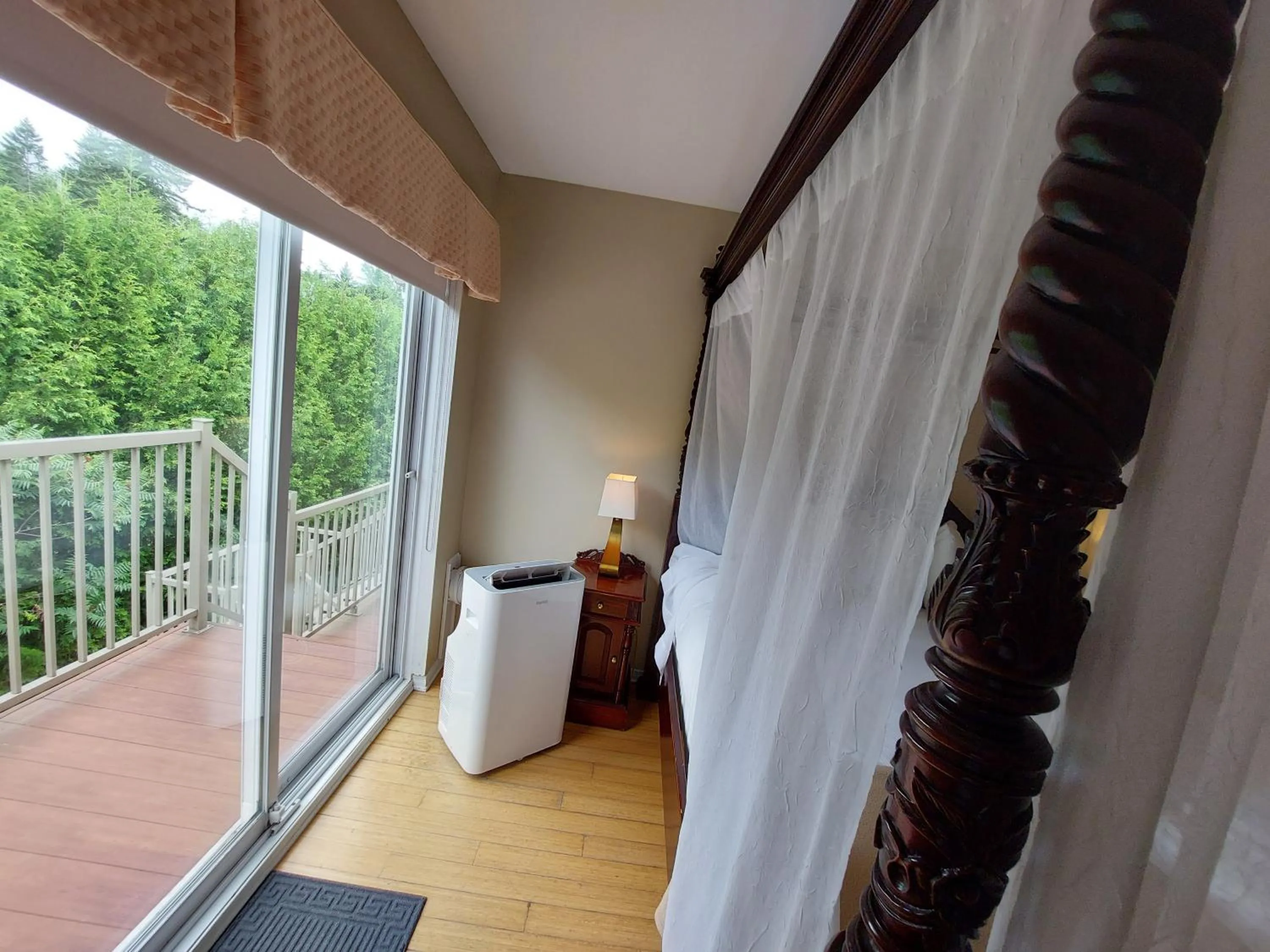 Patio in Studio-hôtel Villegiature Saint-Sauveur