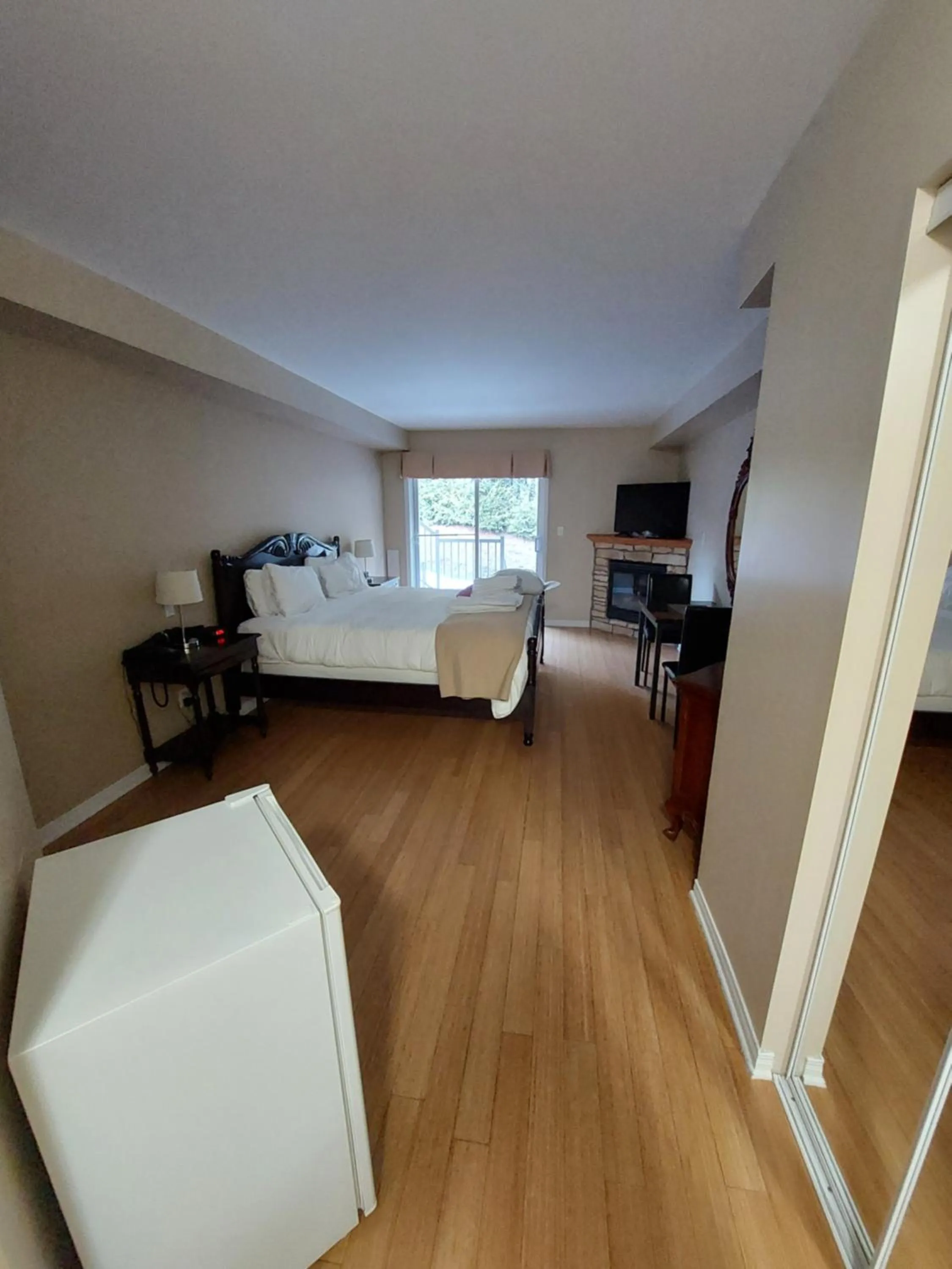 Bed in Studio-hôtel Villegiature Saint-Sauveur