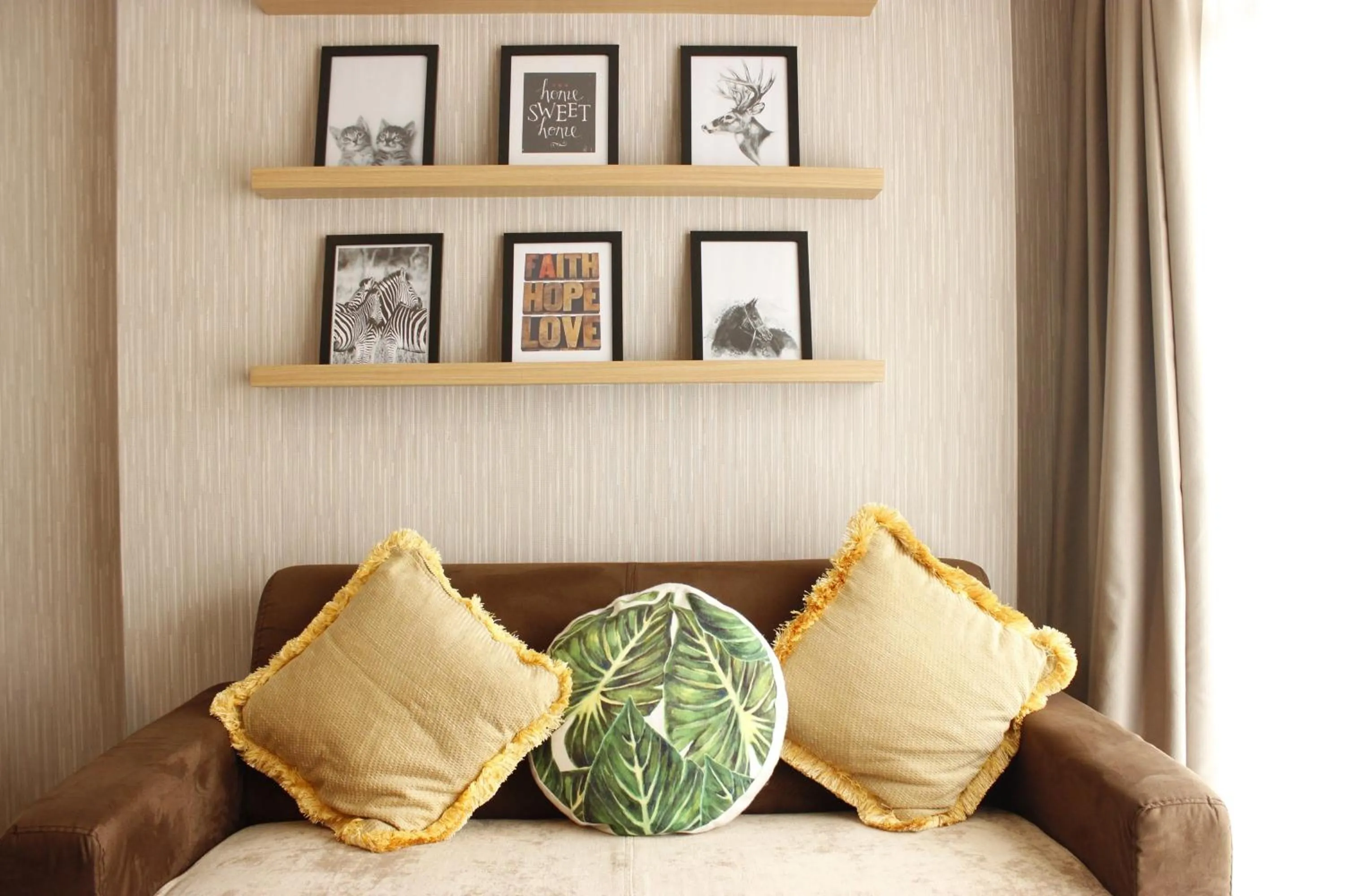 Classic 2BR Apartment At Gateway Pasteur near Exit Toll By Travelio