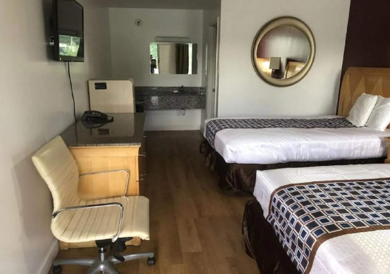 Bedroom, Bed in Stay Express Inn North Charleston