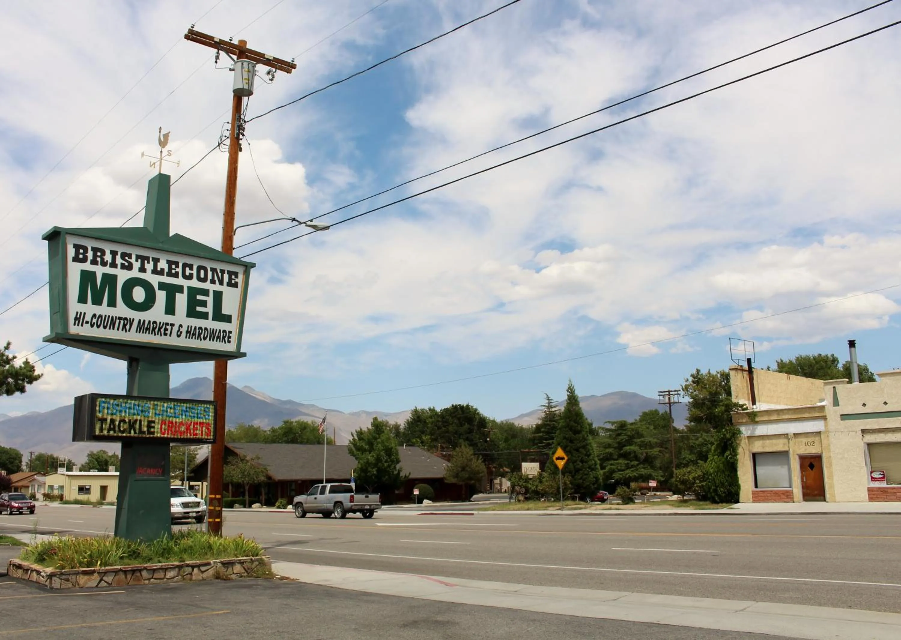 Facade/entrance in Bristlecone Motel