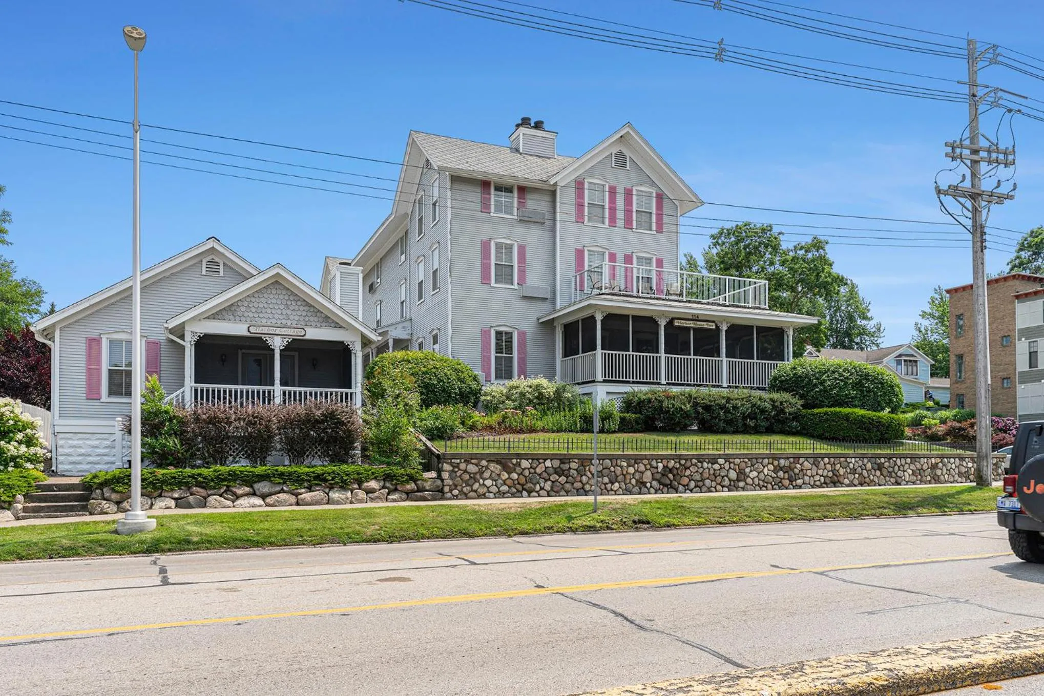 Property building in Harbor House Inn