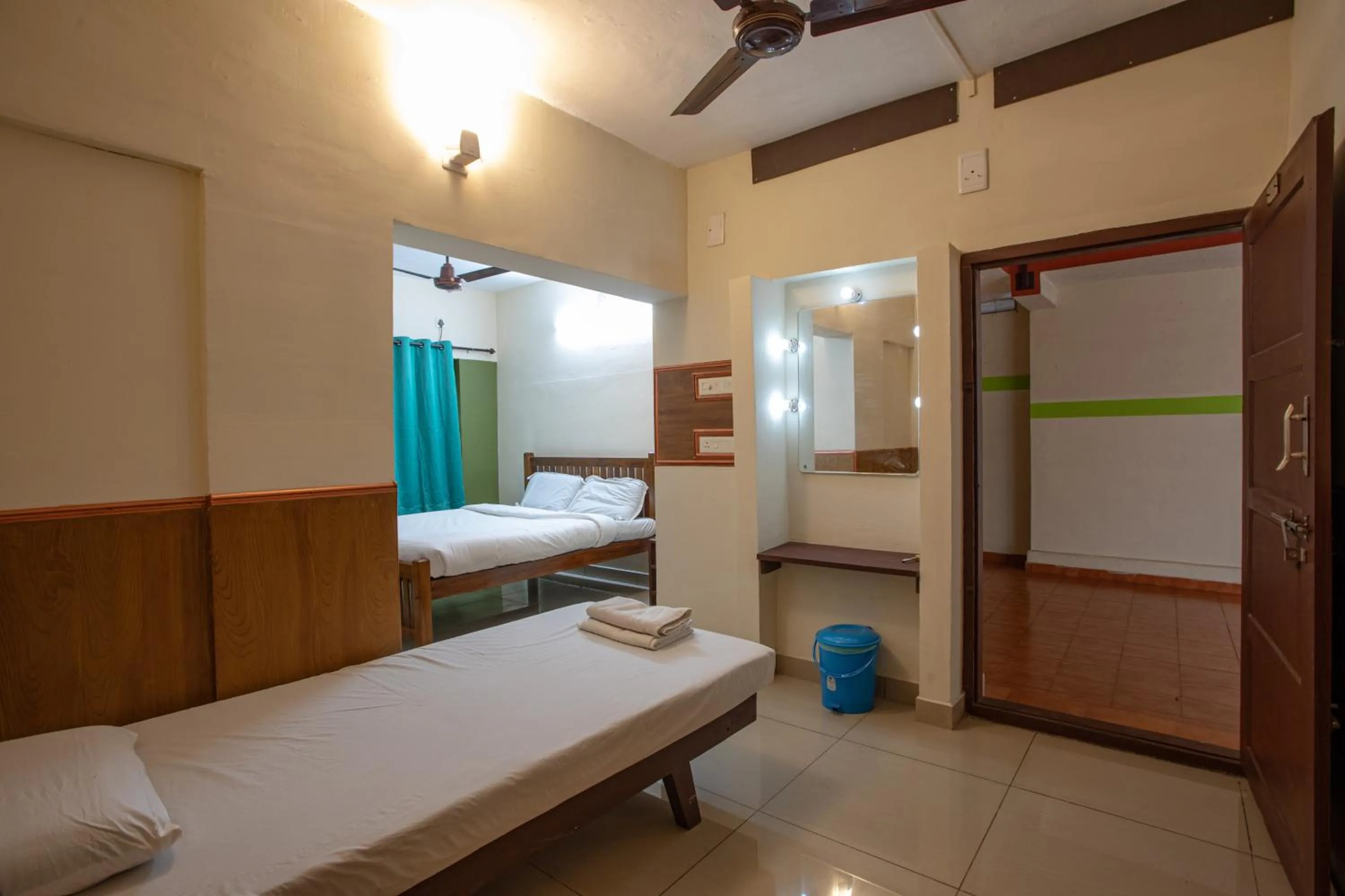 Photo of the whole room, Bed in JK Lodge