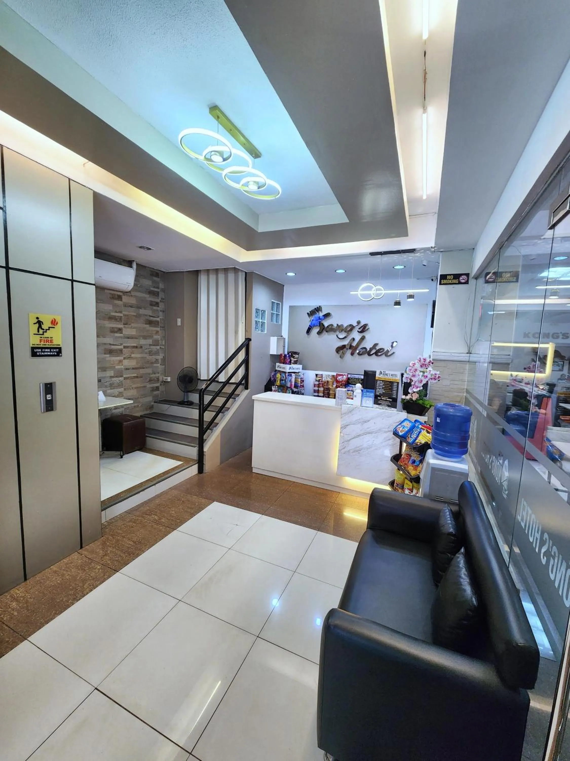 Seating area in New Kong's Hotel