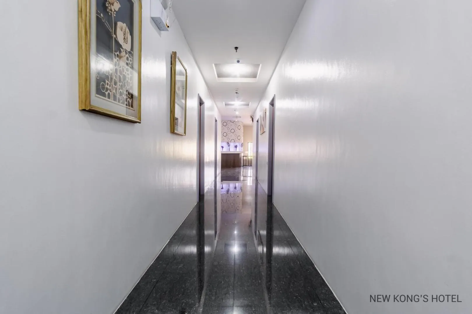 Property building in New Kong's Hotel