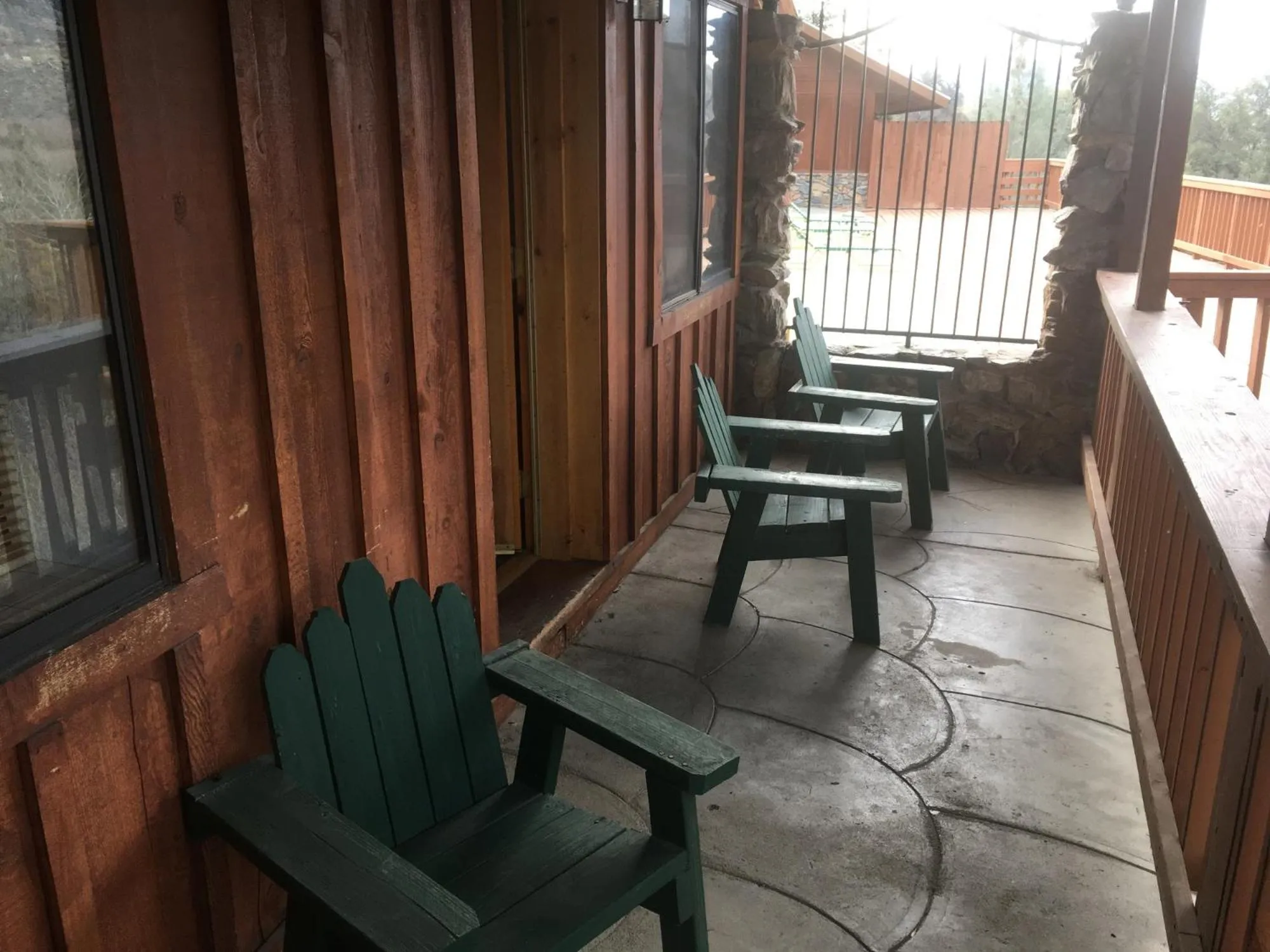 Balcony/Terrace in Whispering Pines Lodge