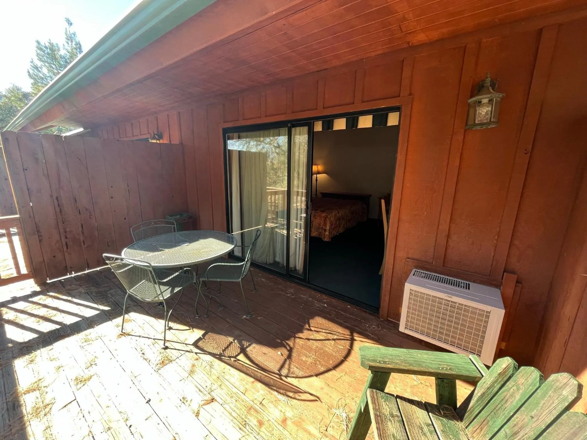 Balcony/Terrace in Whispering Pines Lodge