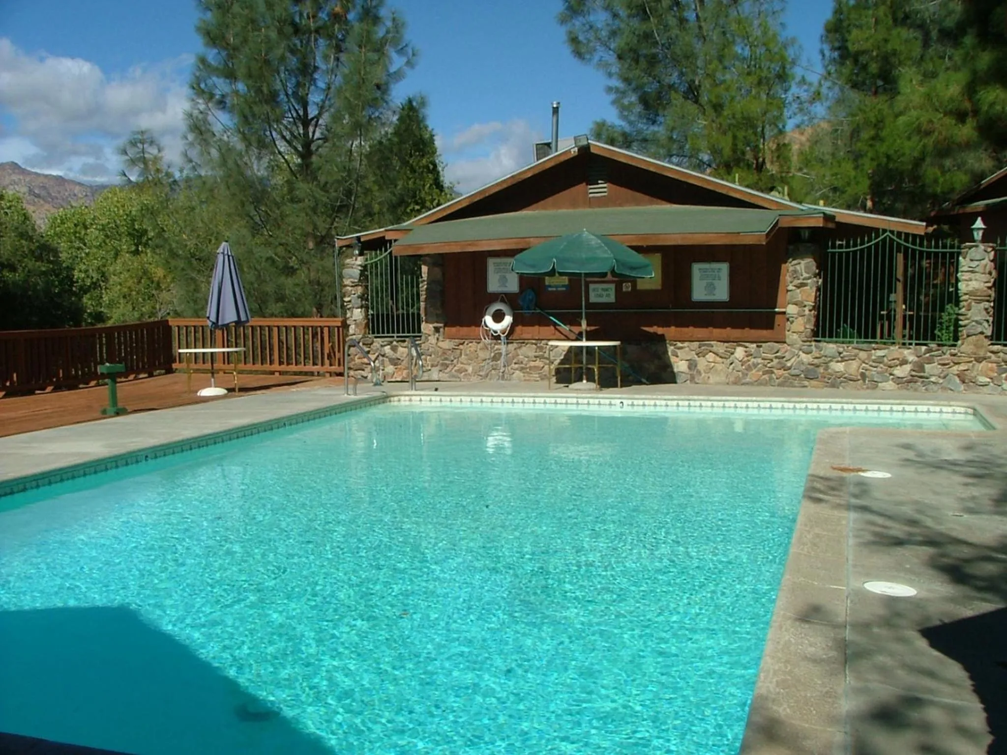 Swimming pool in Whispering Pines Lodge