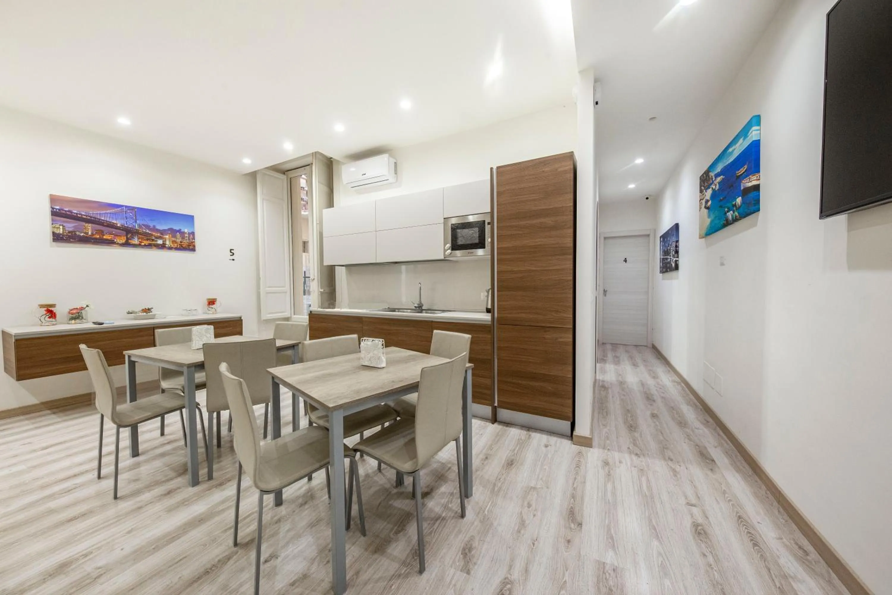 Communal lounge/ TV room in B&B Ambitious