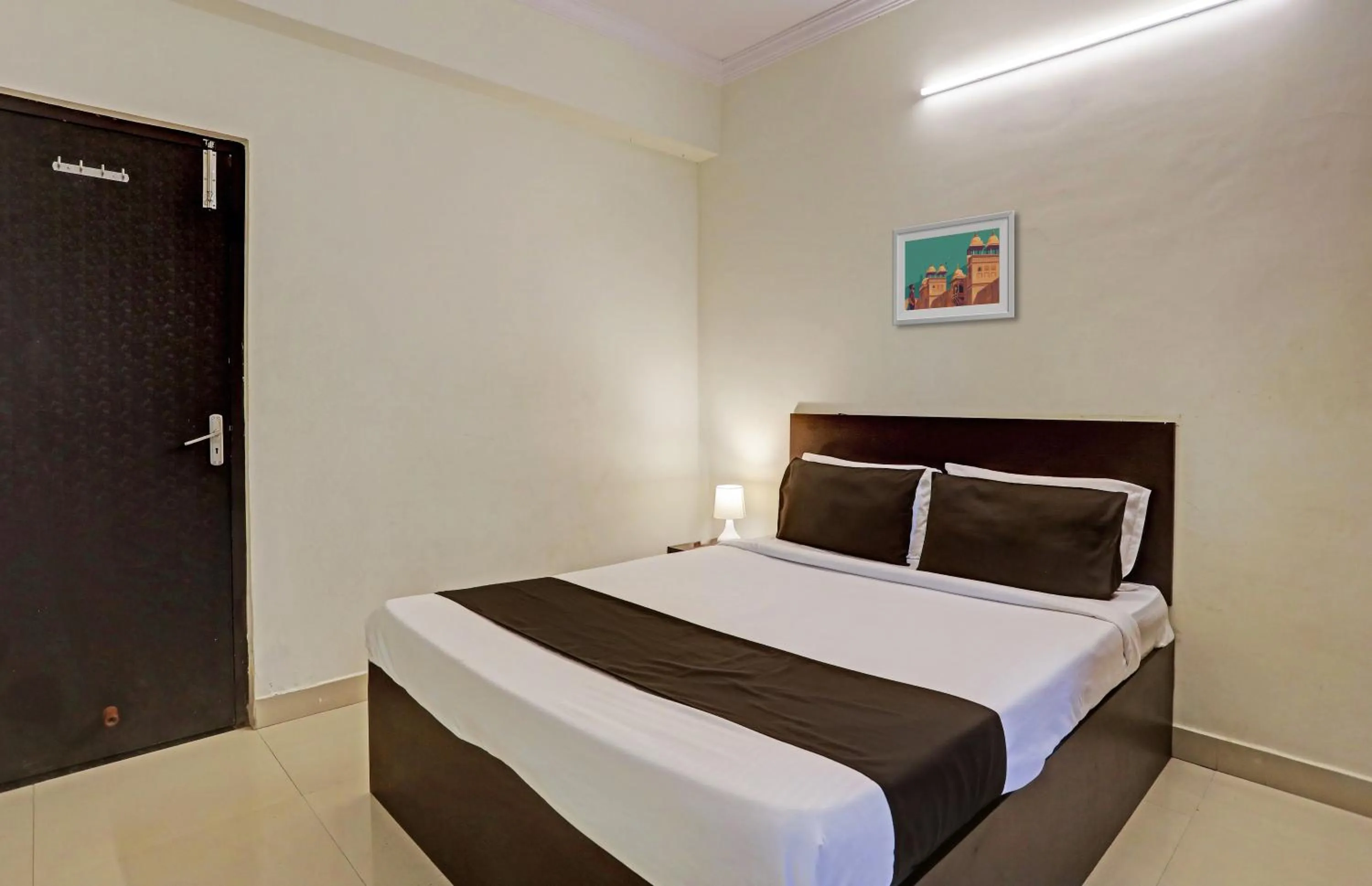 Bedroom, Bed in Hotel O Shiridi Residency