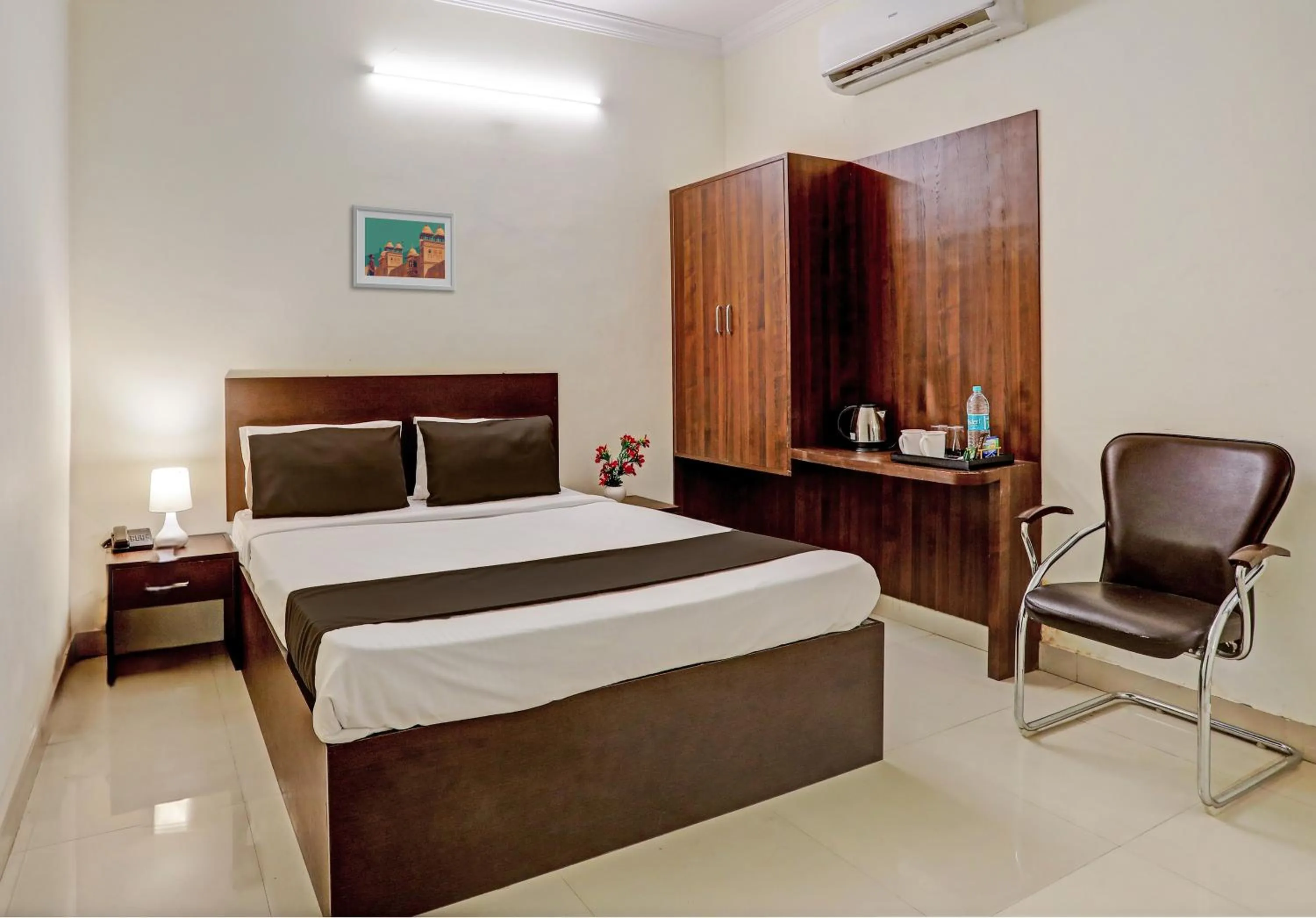 Bedroom, Bed in Hotel O Shiridi Residency