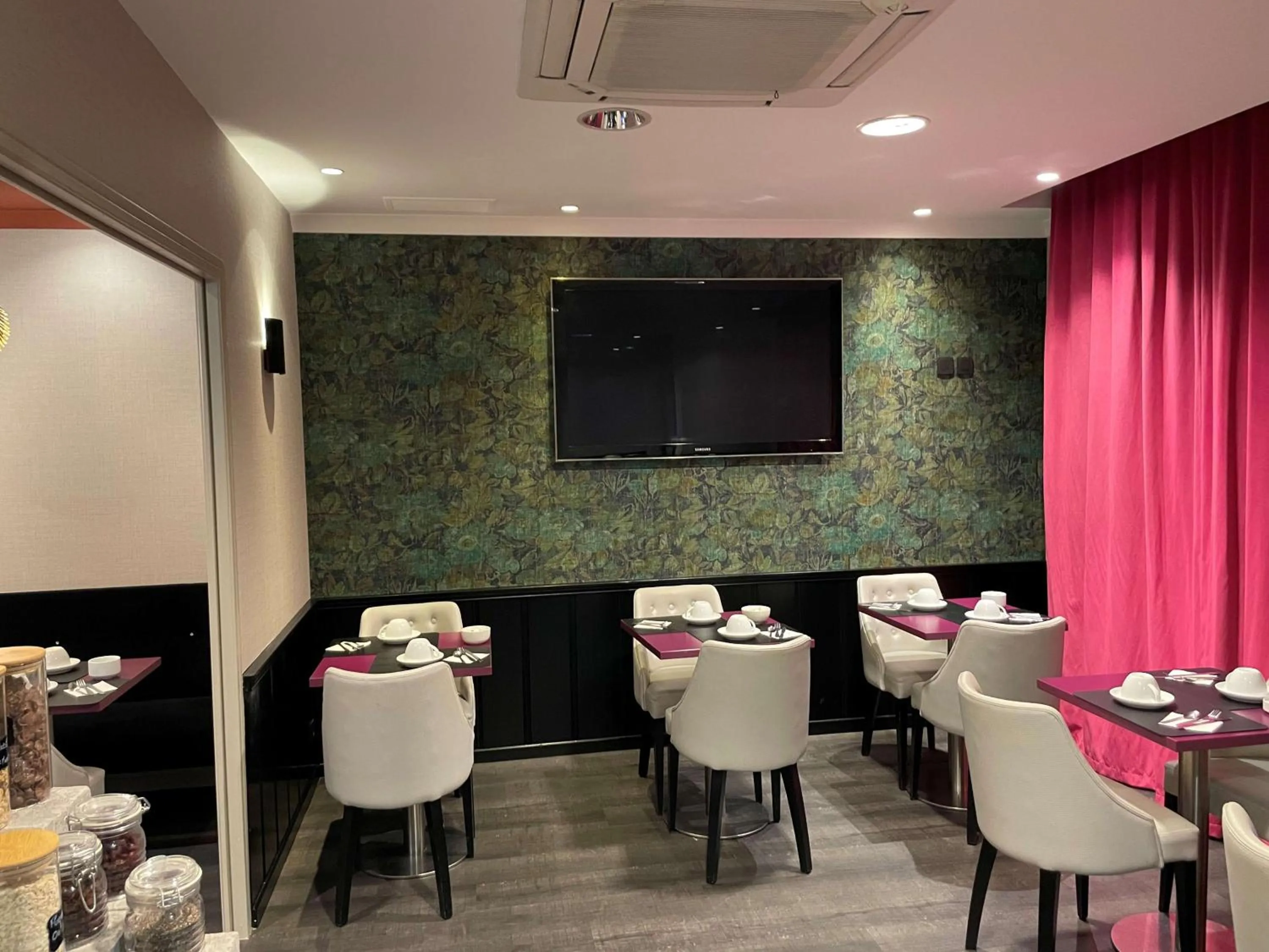 Breakfast in Best Western Allegro Nation