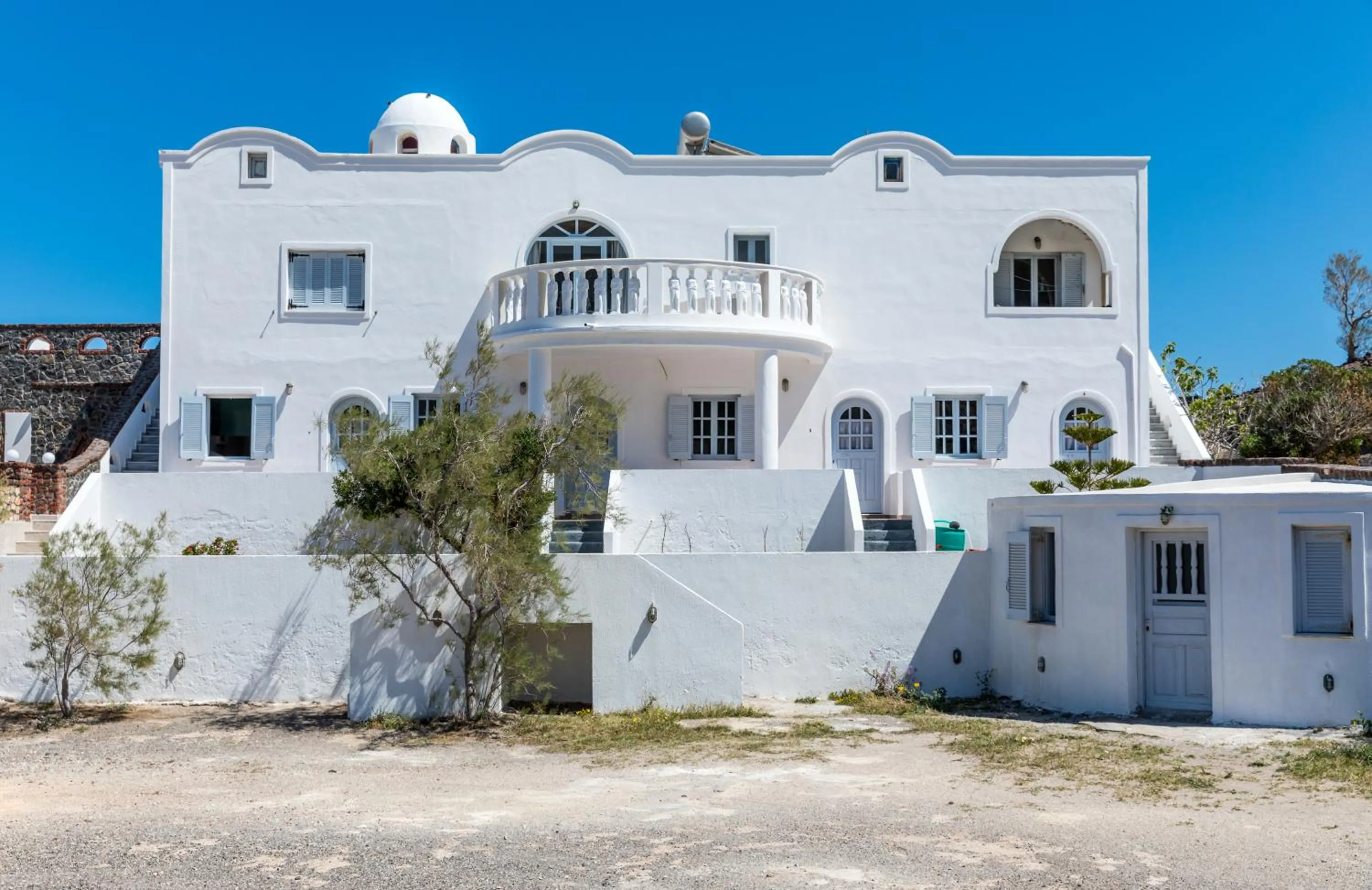 Property building in Starlight Luxury Seaside Villa & Suites