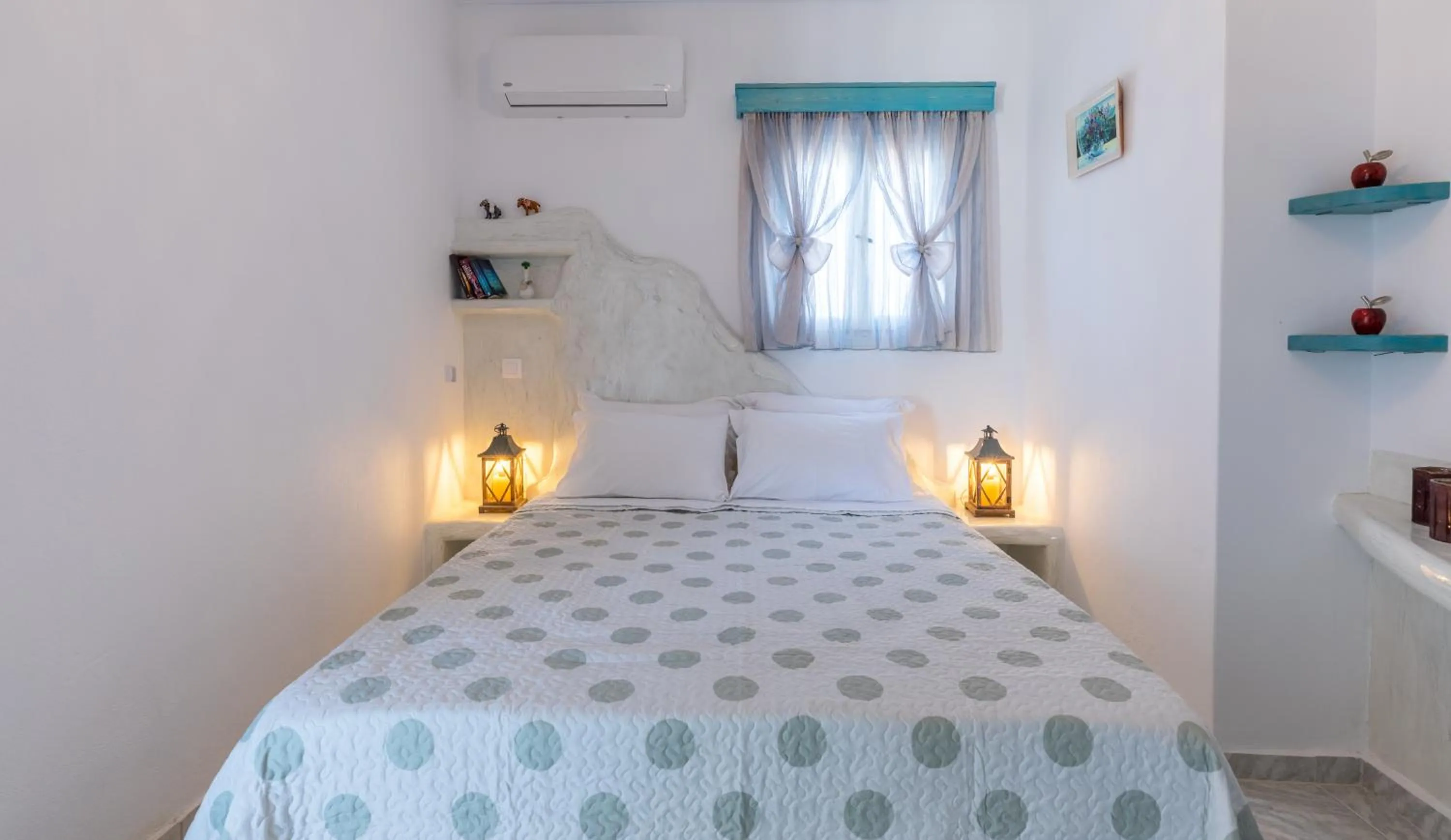 Bedroom, Bed in Starlight Luxury Seaside Villa & Suites