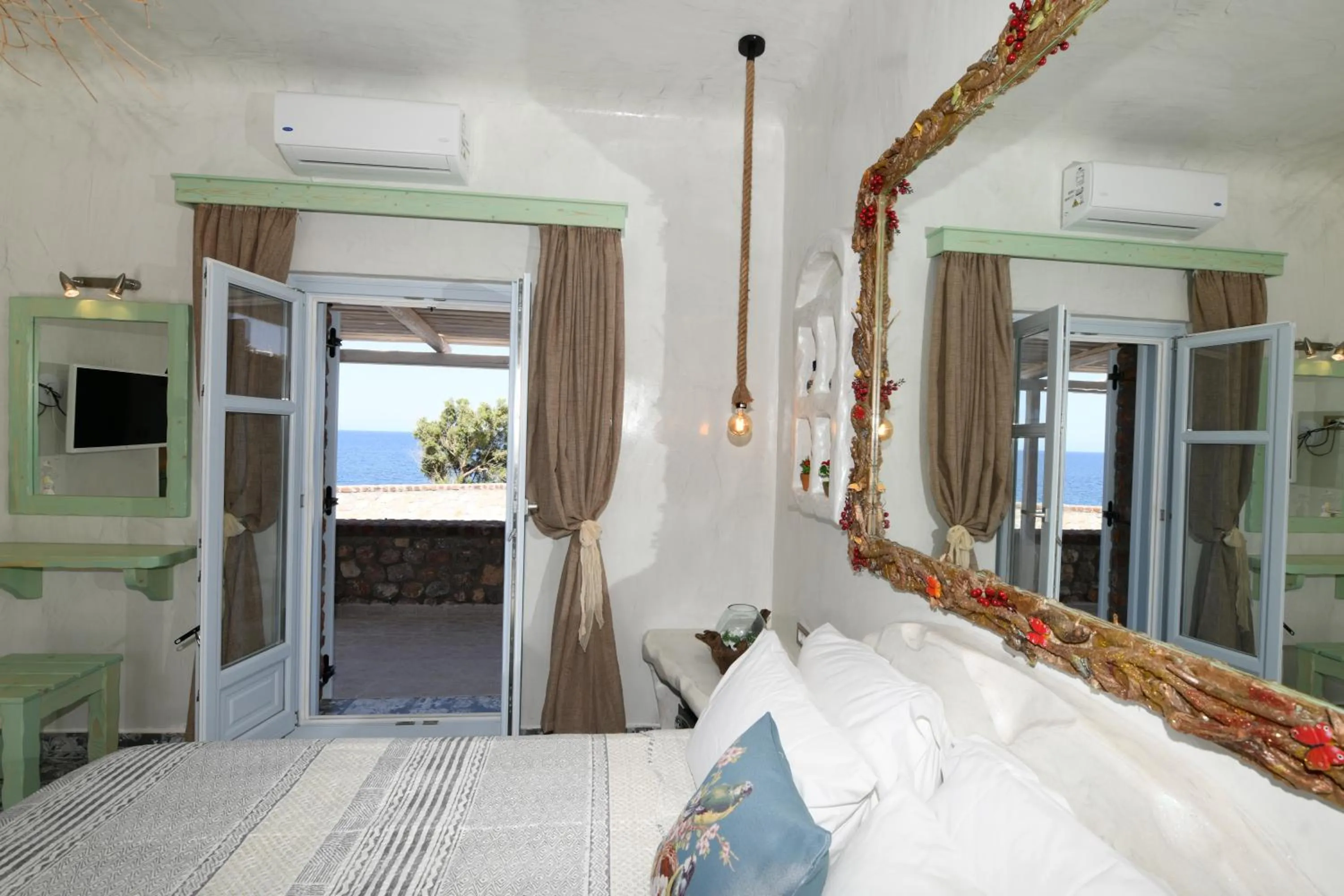 Property building, Bed in Starlight Luxury Seaside Villa & Suites