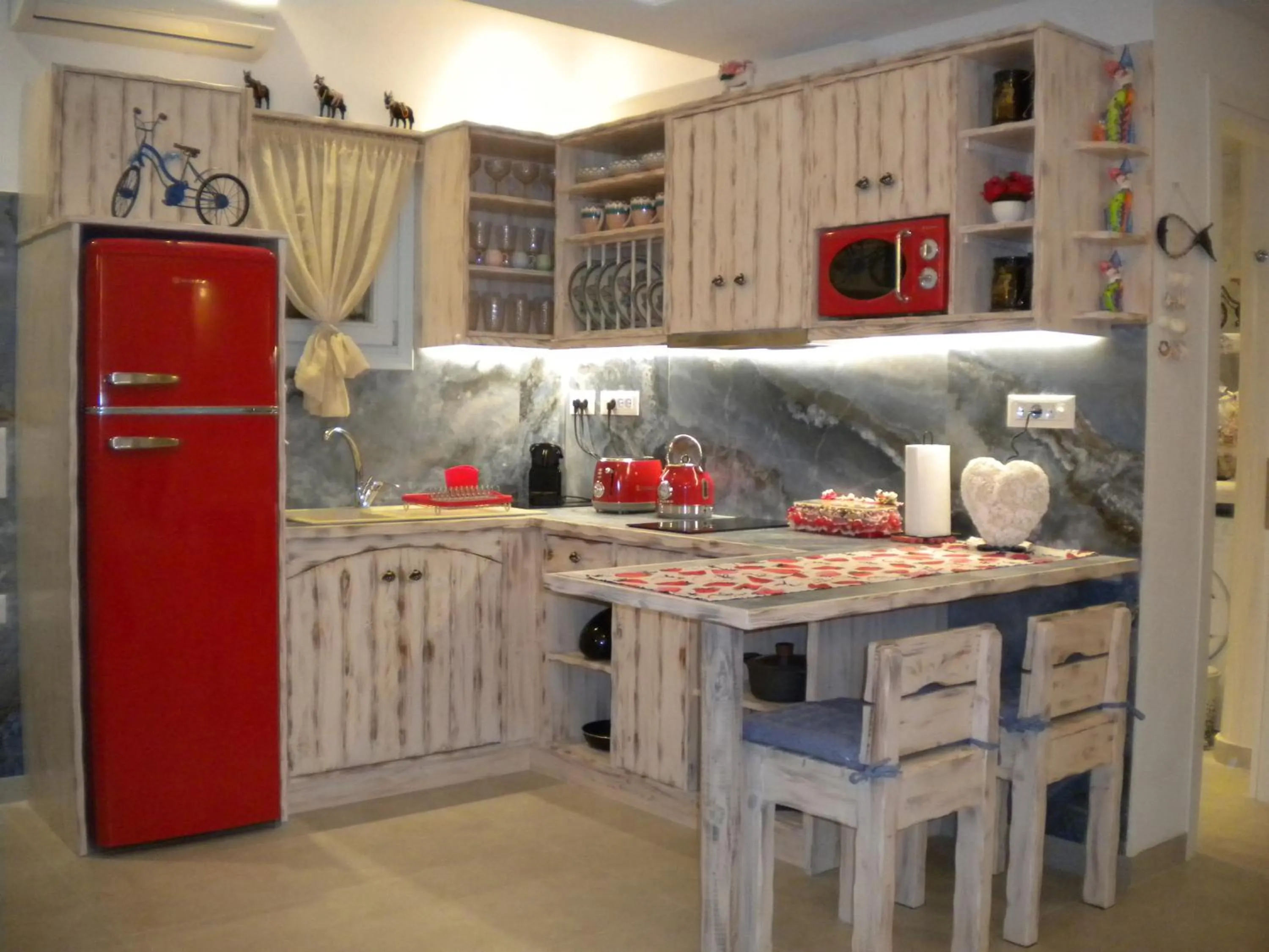 Dining area in Starlight Luxury Seaside Villa & Suites
