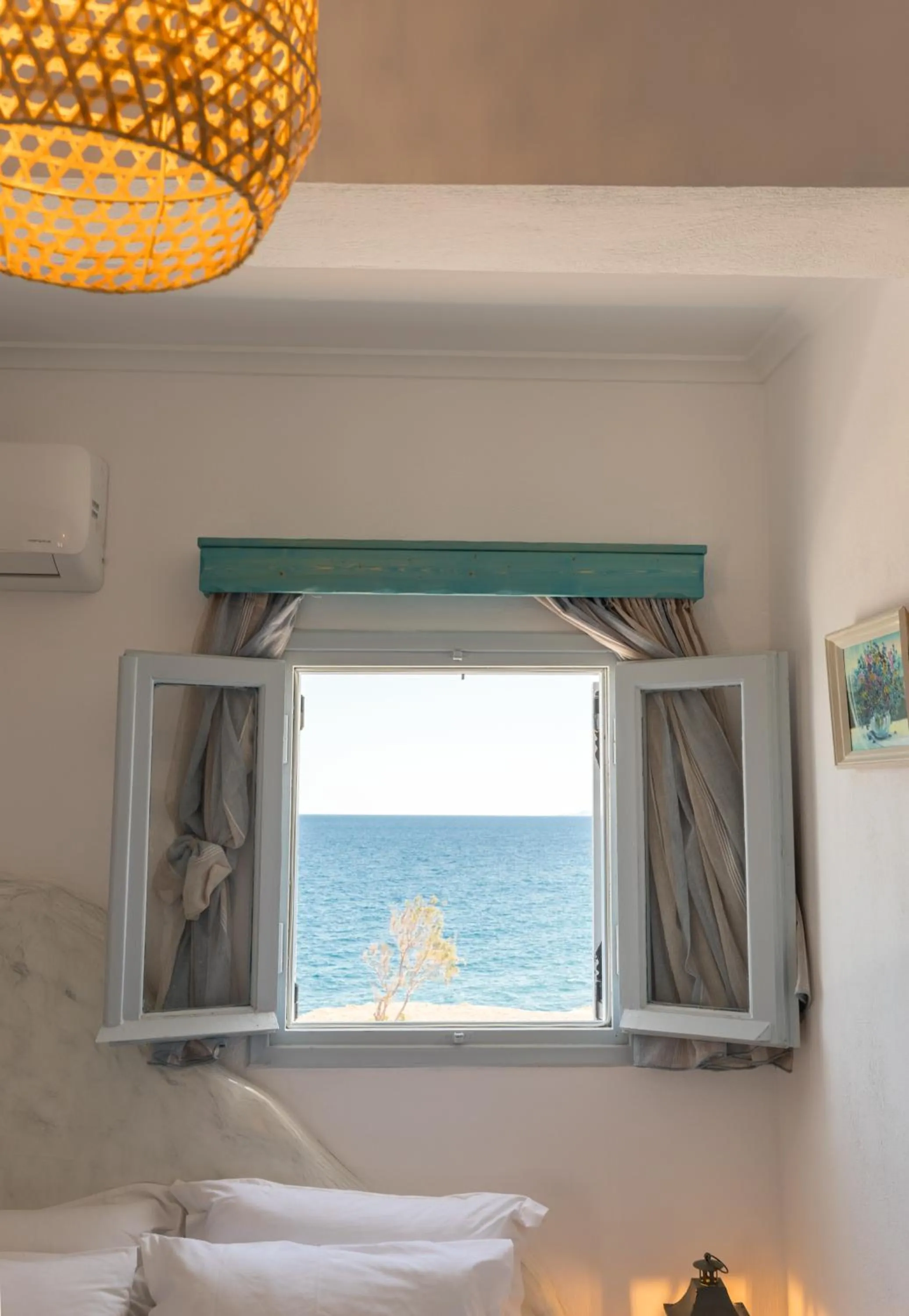 Sea view, Bed in Starlight Luxury Seaside Villa & Suites