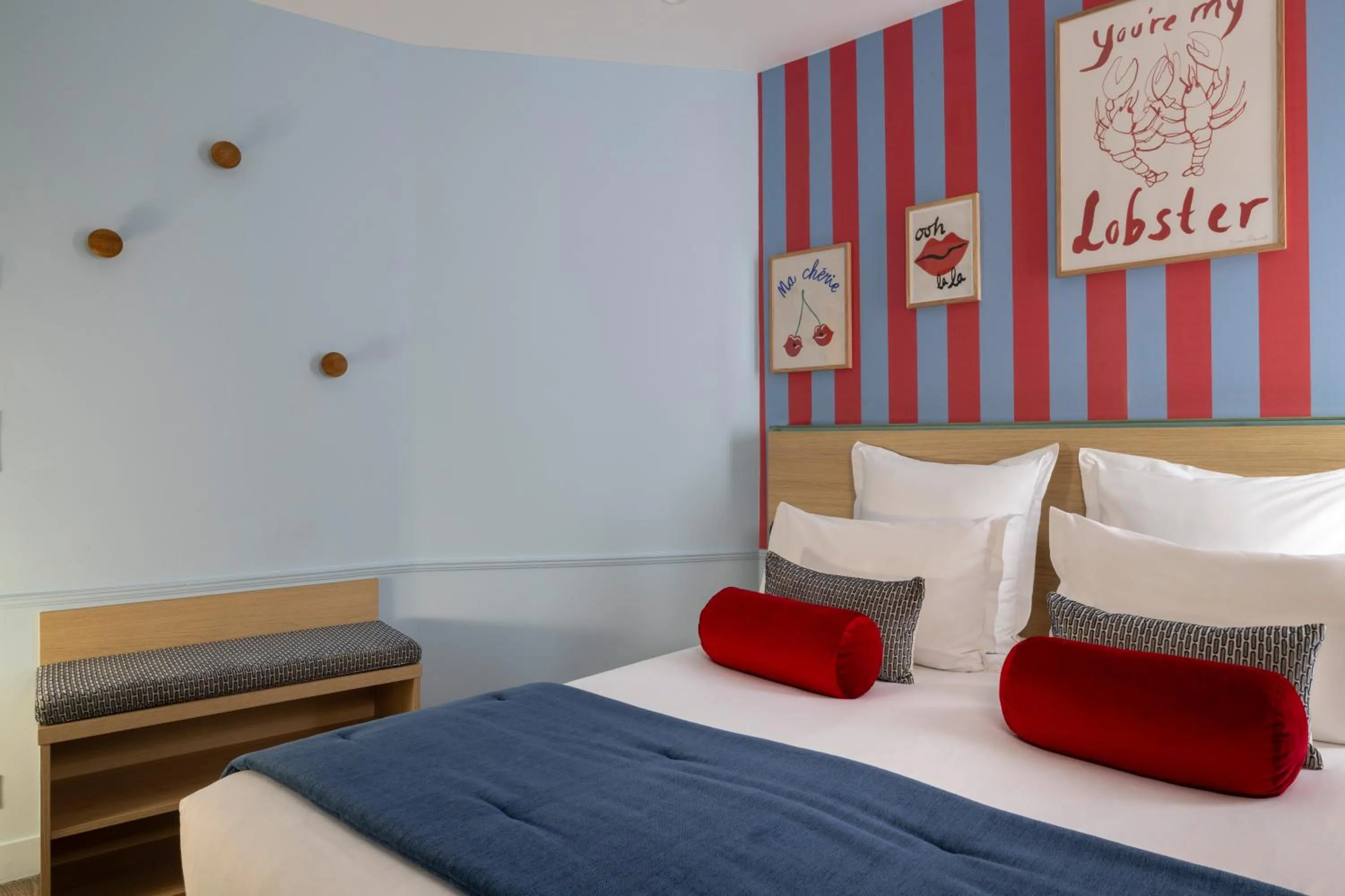 Bed in Hotel La Folie des Pres - Saint-Germain-des-Pres