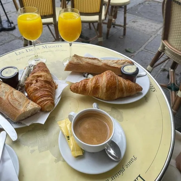 Breakfast in Hotel La Folie des Pres - Saint-Germain-des-Pres