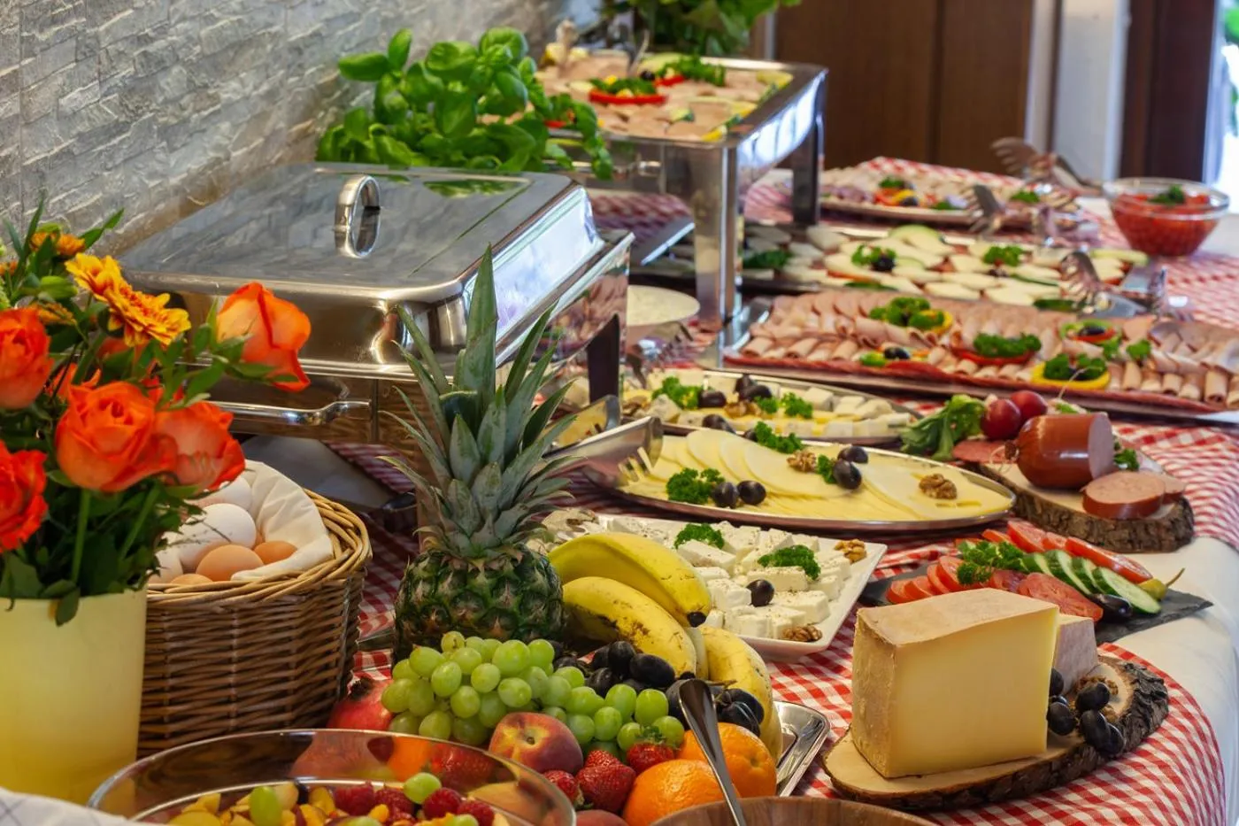 Food and drinks in Hotel Petra