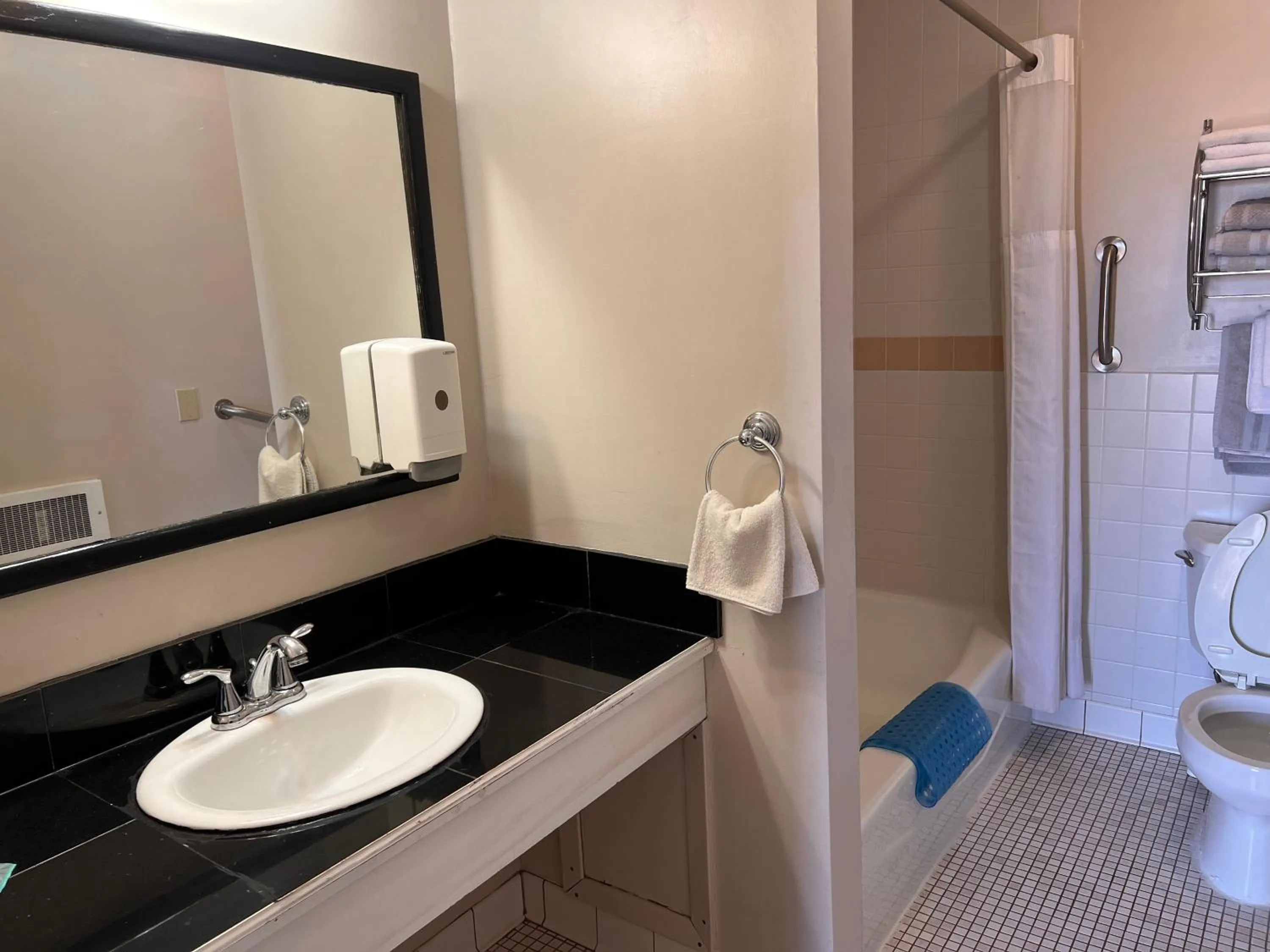 Bathroom in Dew Drop Inn Motel by OYO Miller SD