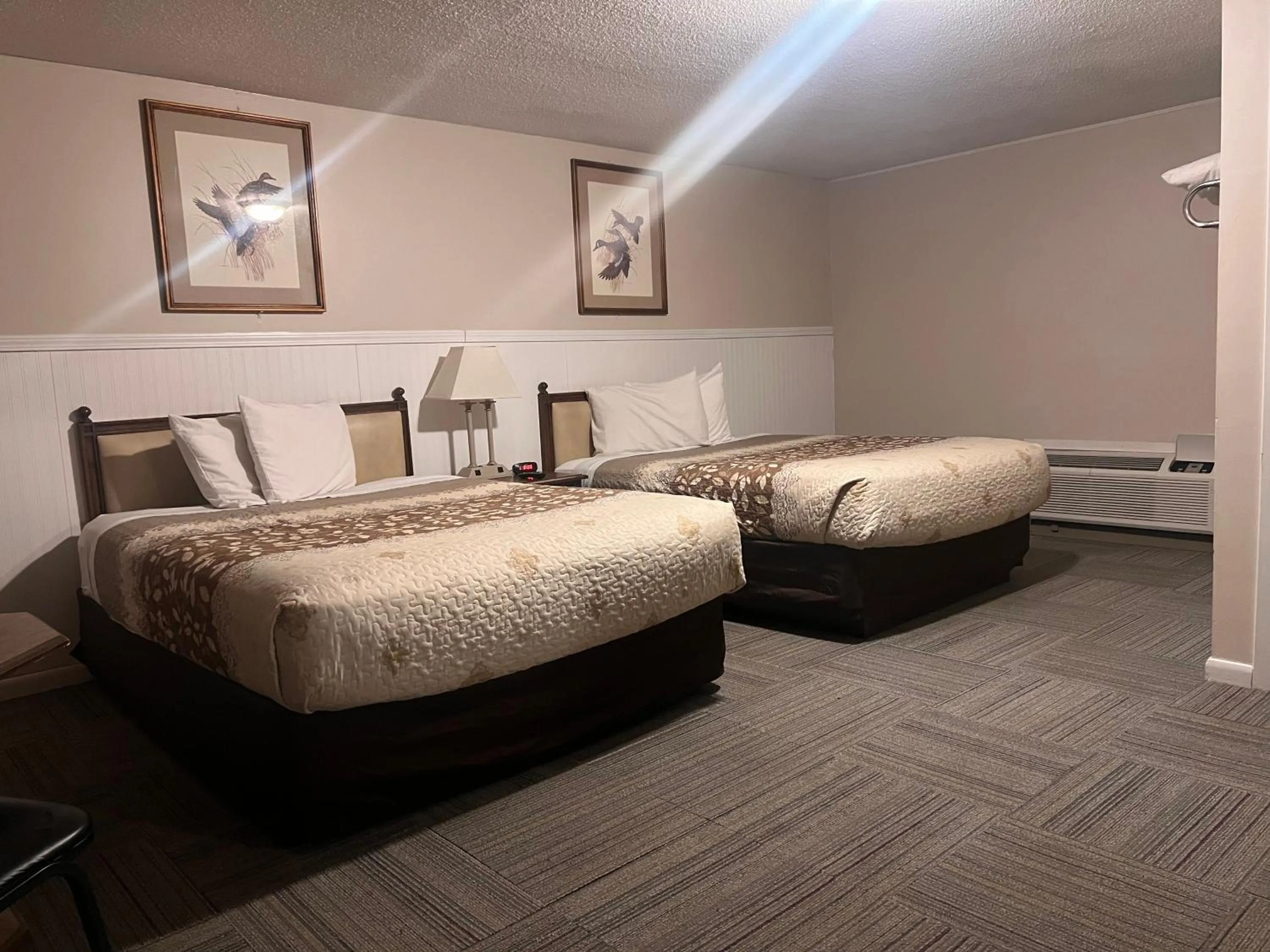 Bedroom, Bed in Dew Drop Inn Motel by OYO Miller SD