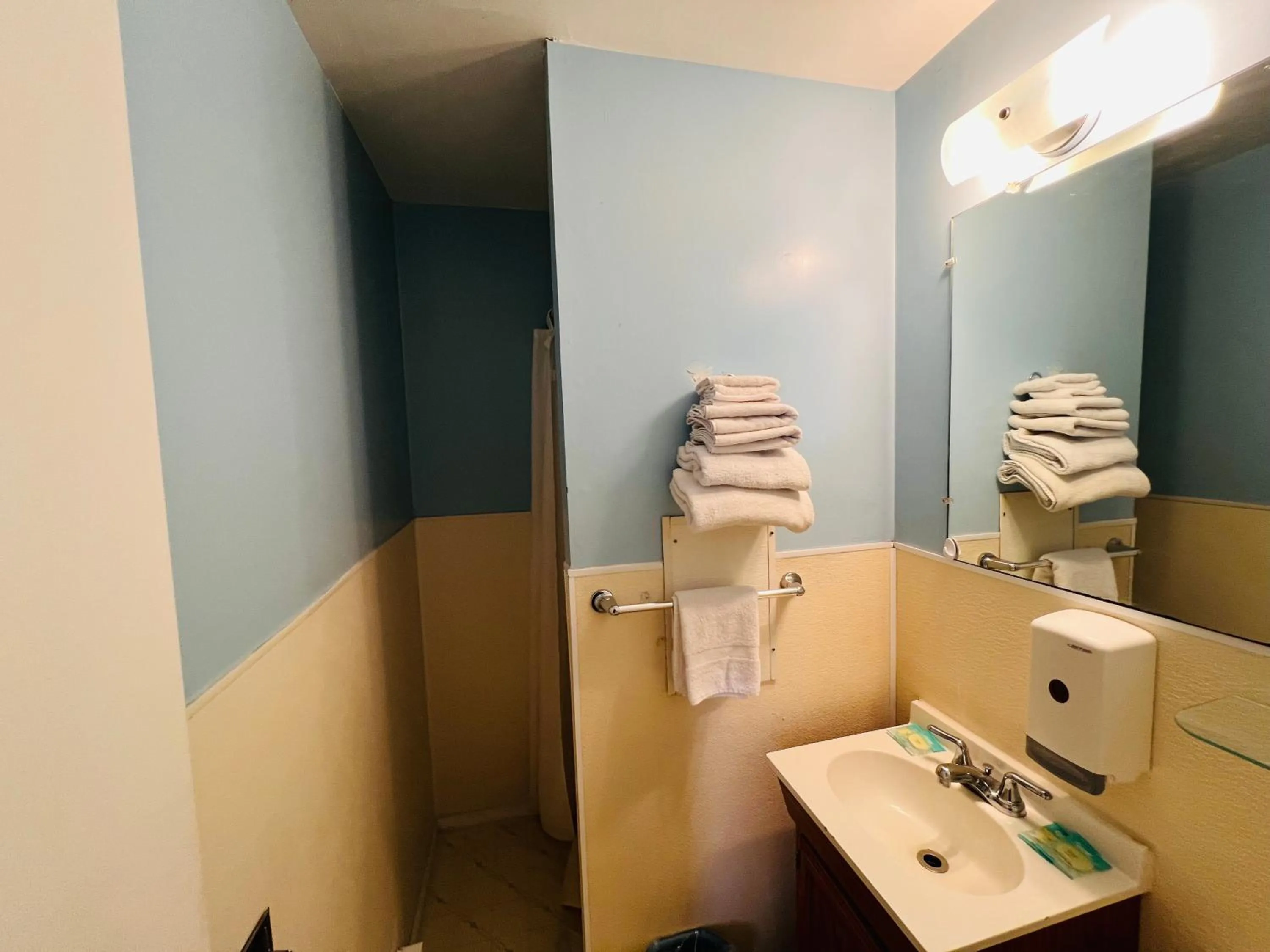 Bathroom in Dew Drop Inn Motel by OYO Miller SD