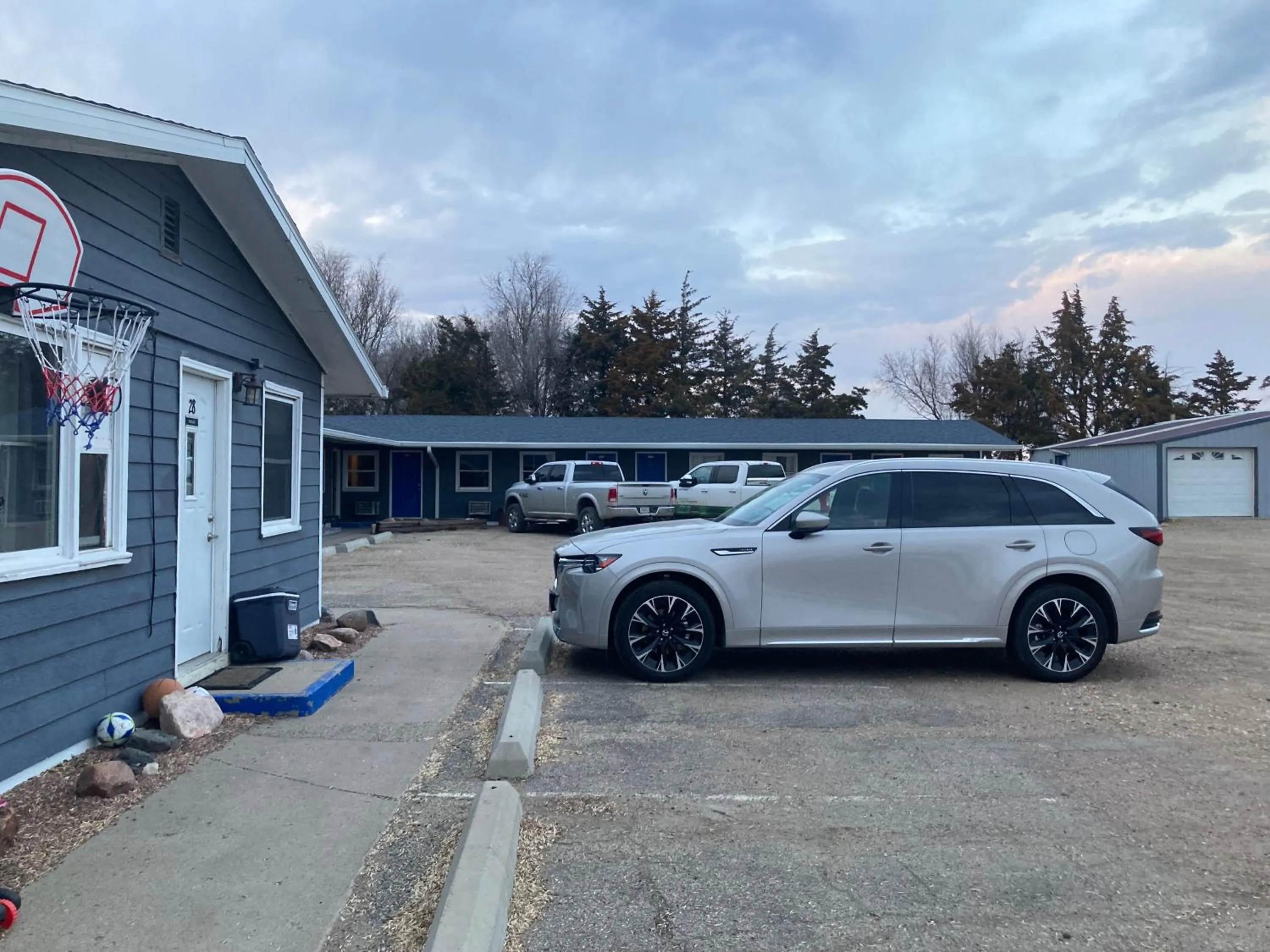 Parking in Dew Drop Inn Motel by OYO Miller SD