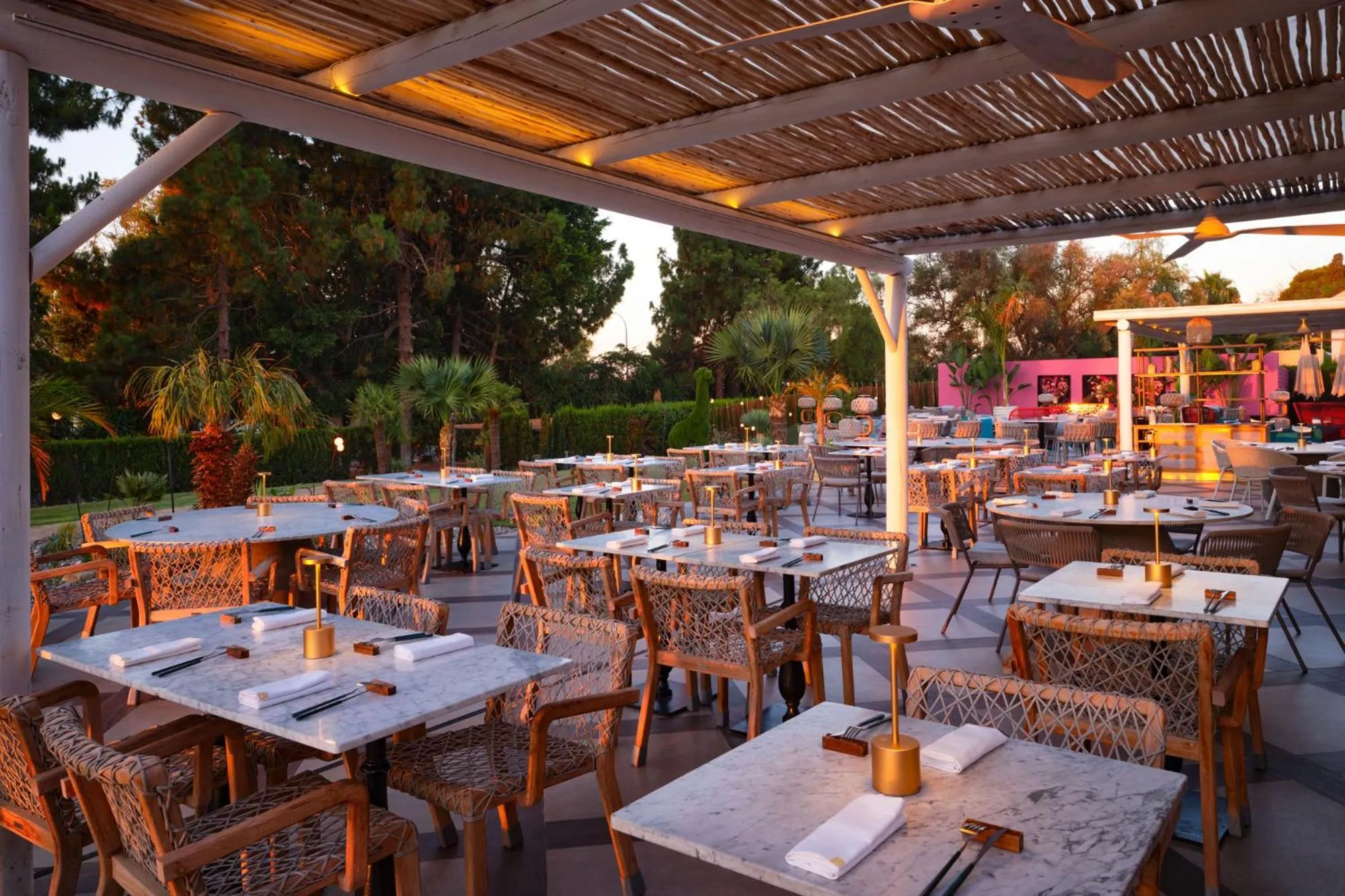 Restaurant/places to eat in Boho Club