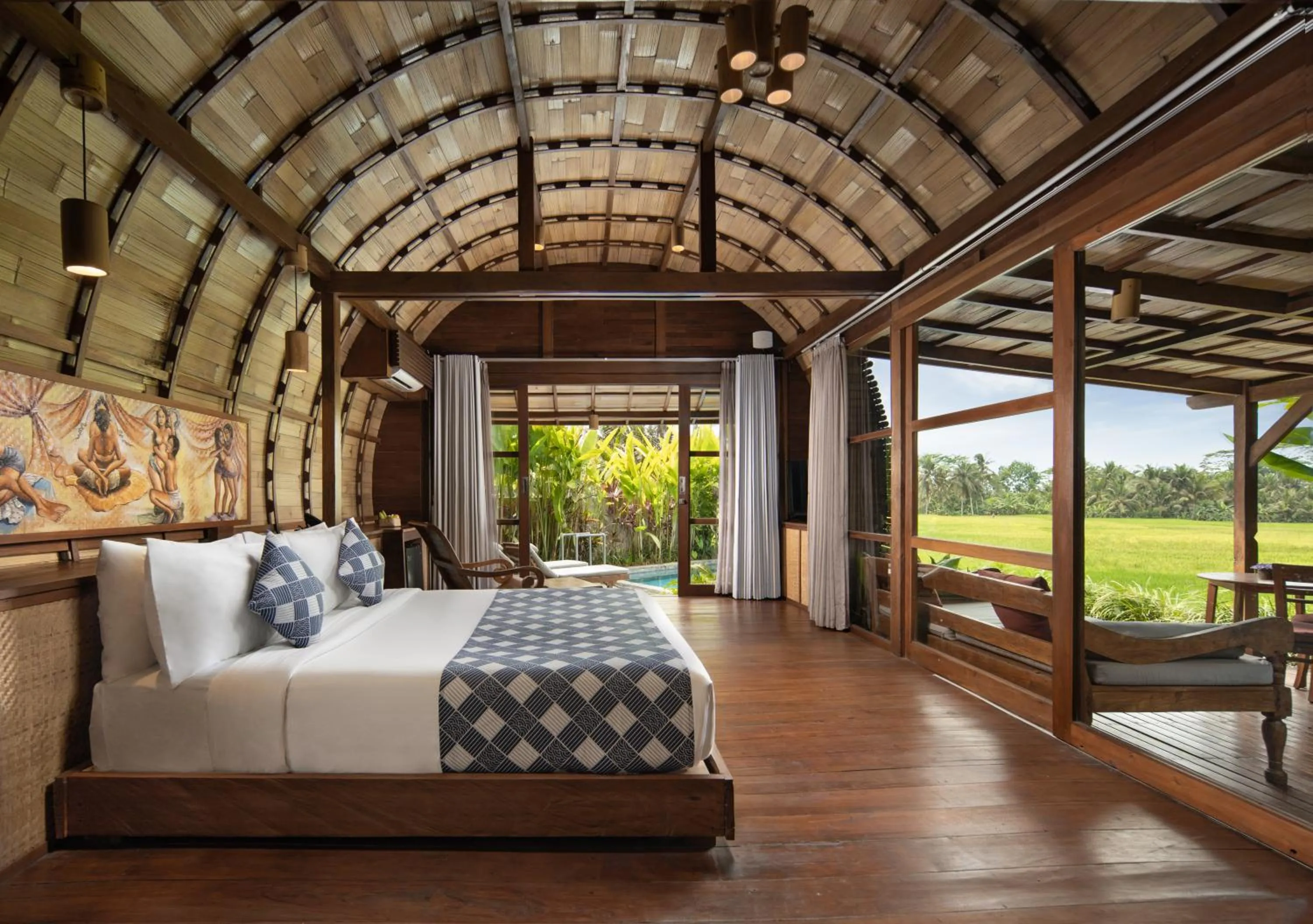 Photo of the whole room, Bed in Beehouse Dijiwa Ubud