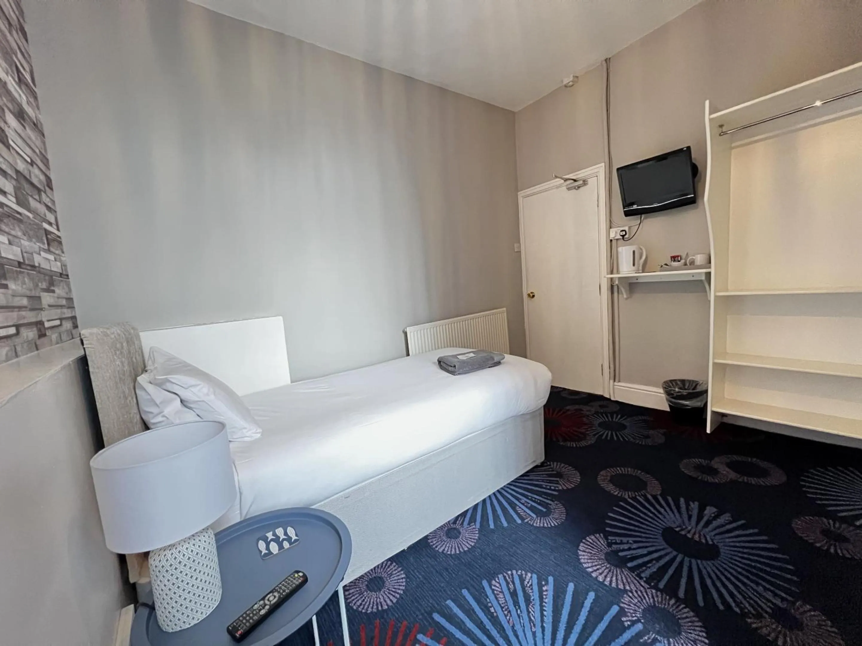 Bedroom, Bed in Central Cove Guesthouse