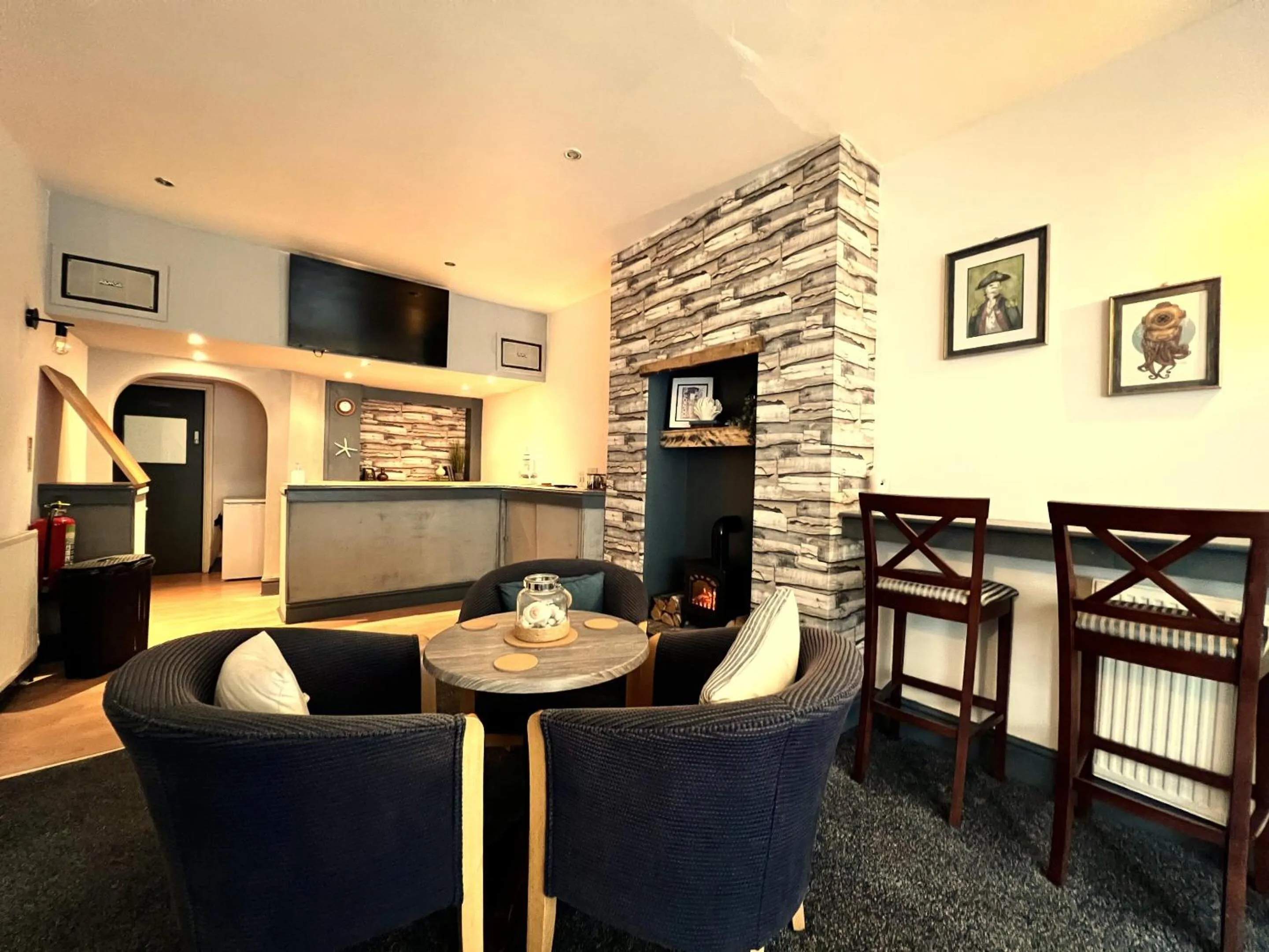 Lobby or reception in Central Cove Guesthouse