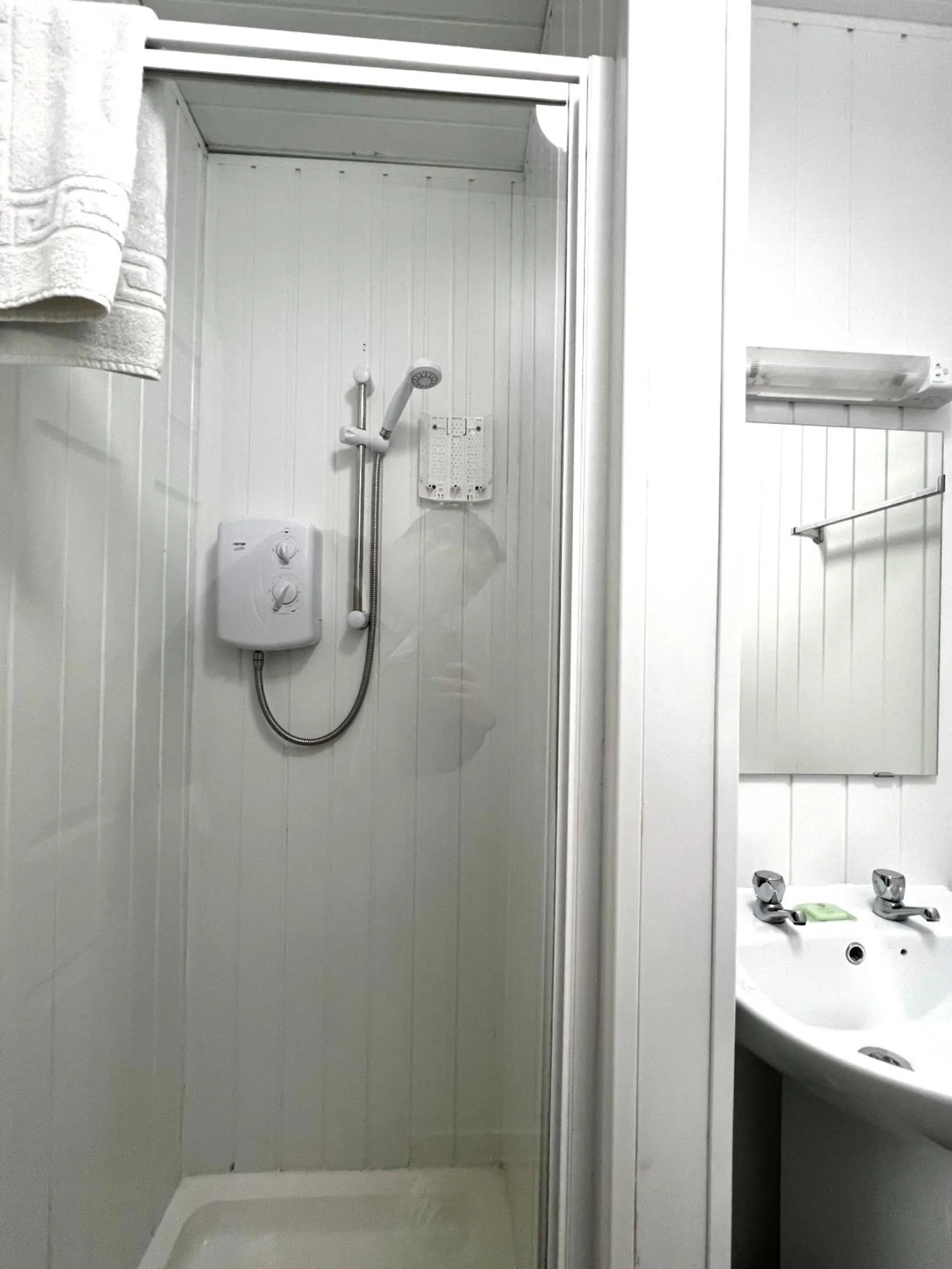 Bathroom in Central Cove Guesthouse