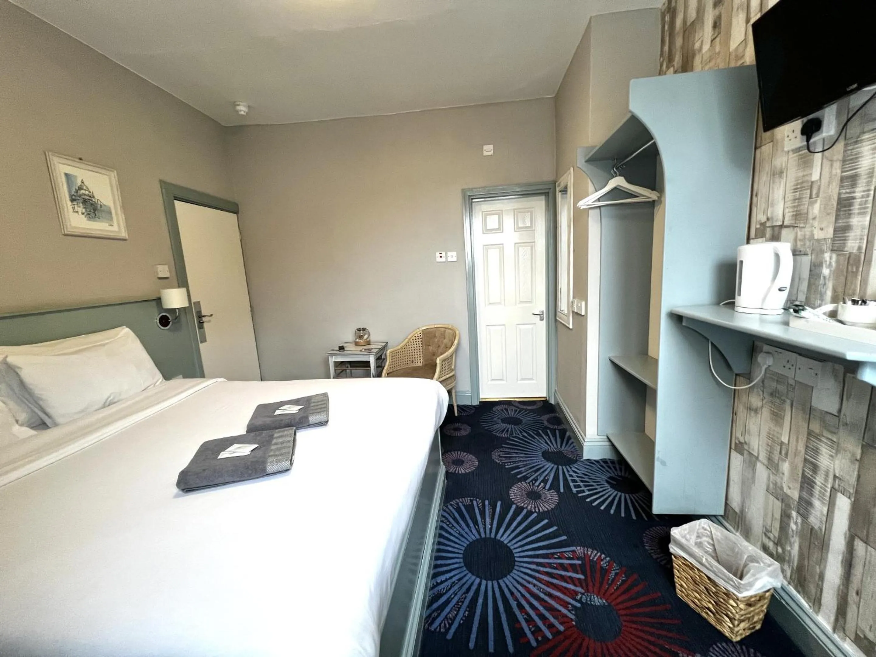 Bedroom, Bed in Central Cove Guesthouse