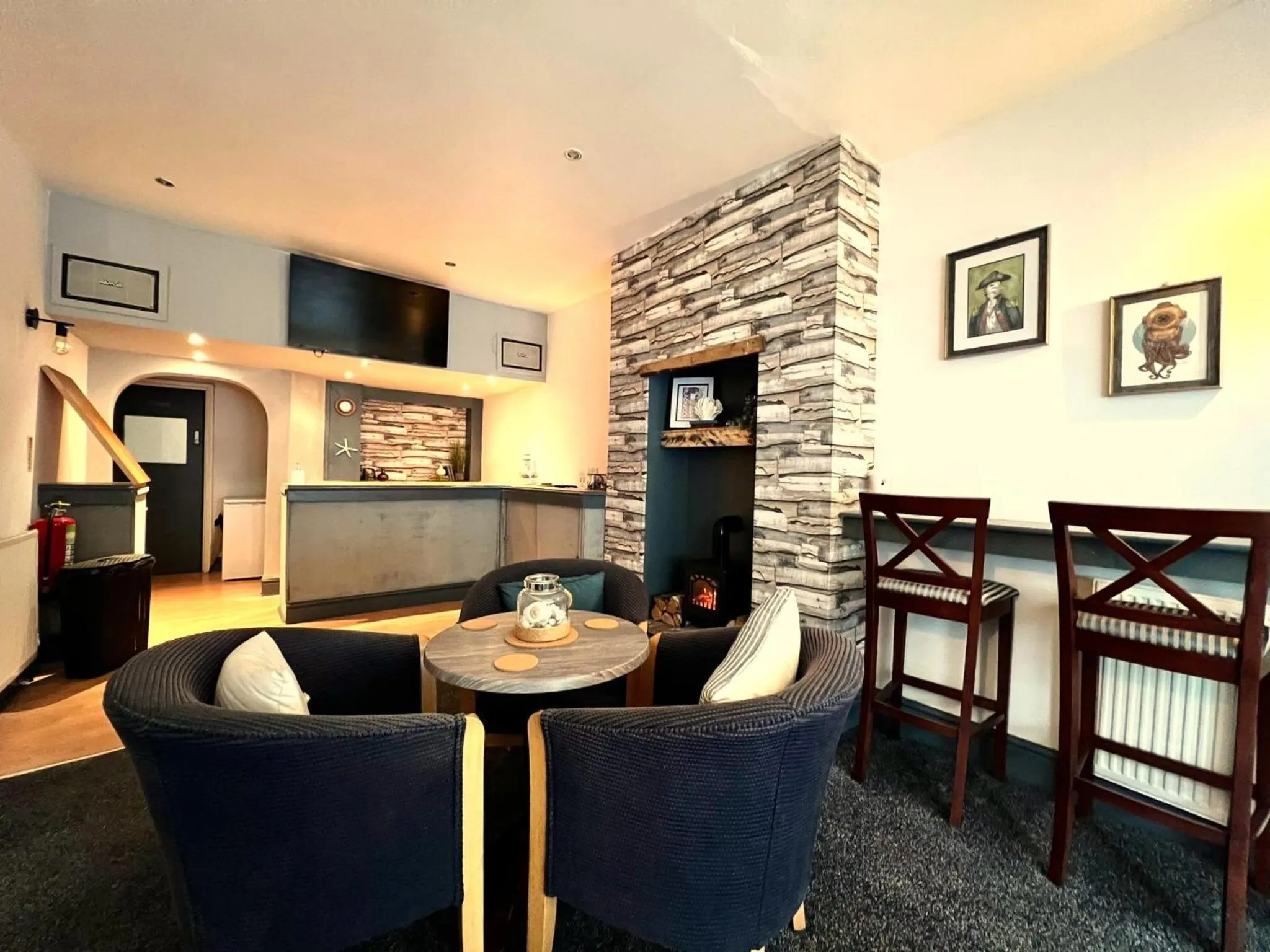 Lobby or reception in Central Cove Guesthouse