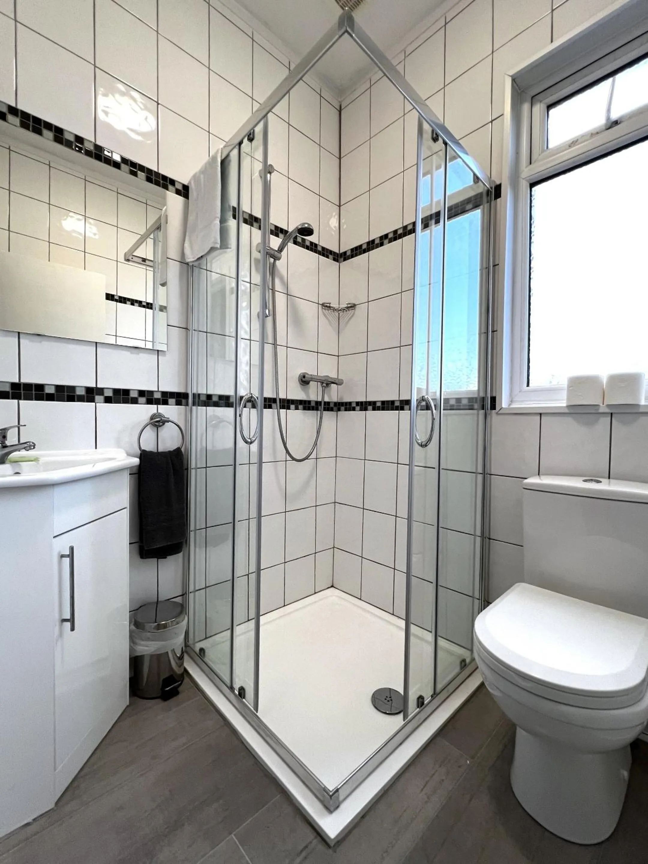 Bathroom in Central Cove Guesthouse