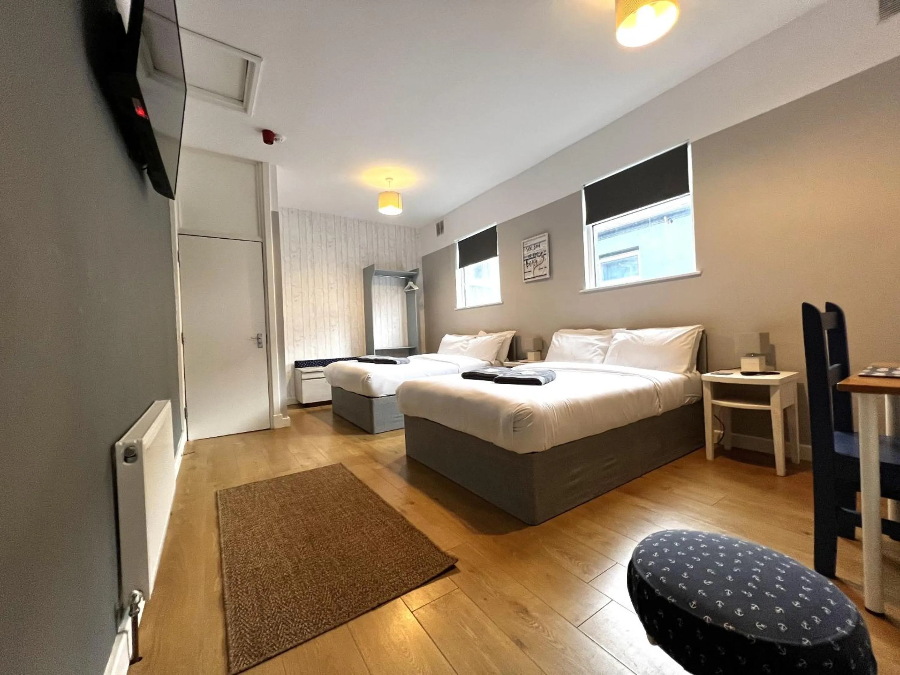 Bedroom, Bed in Central Cove Guesthouse