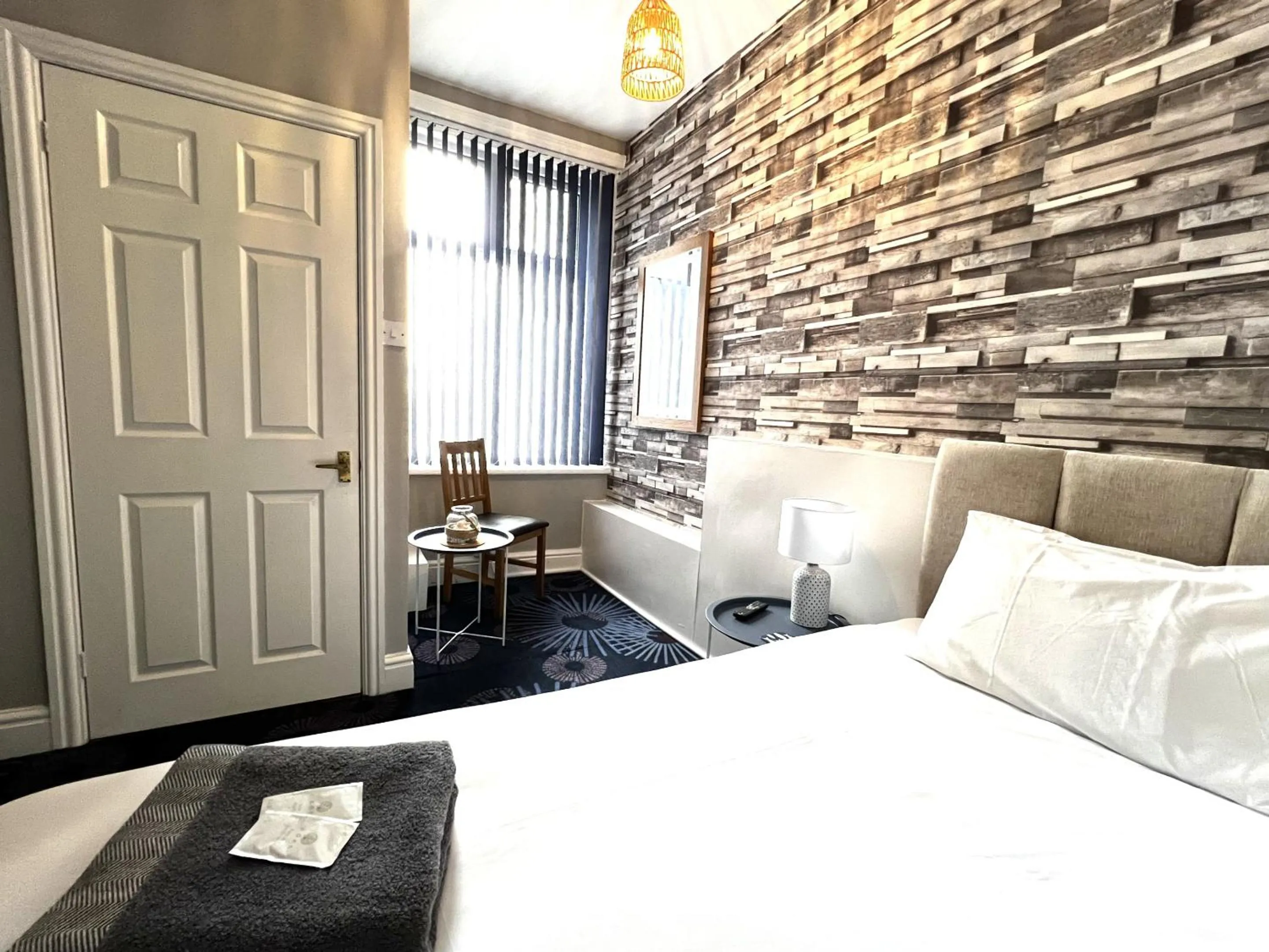 Bedroom, Bed in Central Cove Guesthouse