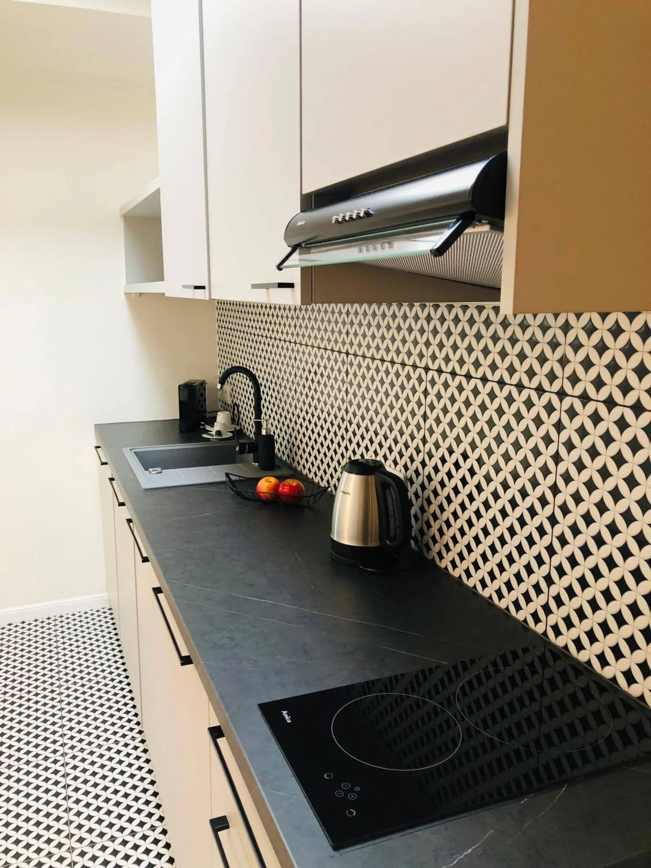 Kitchen or kitchenette in Ermine Suites