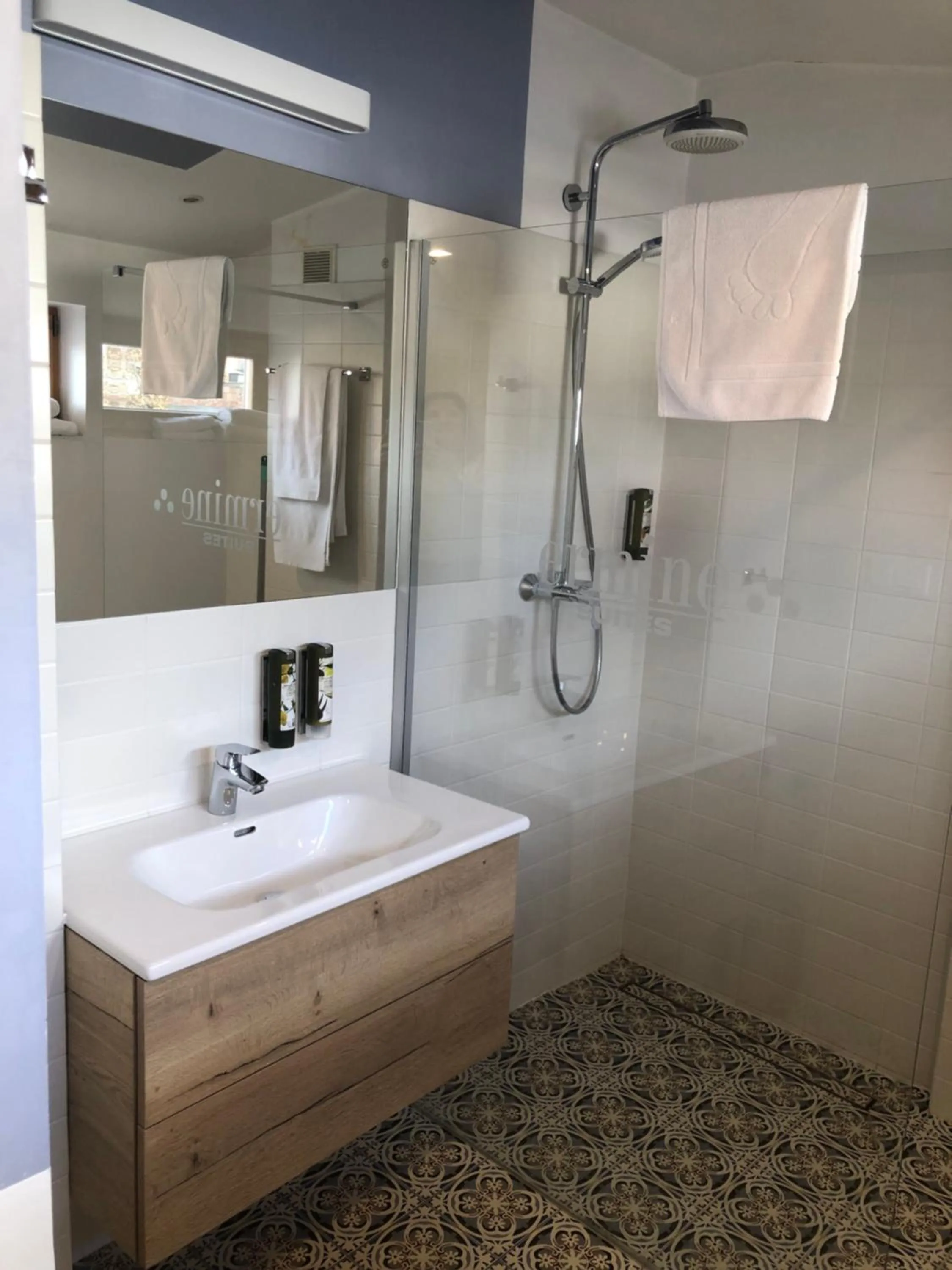 Bathroom in Ermine Suites