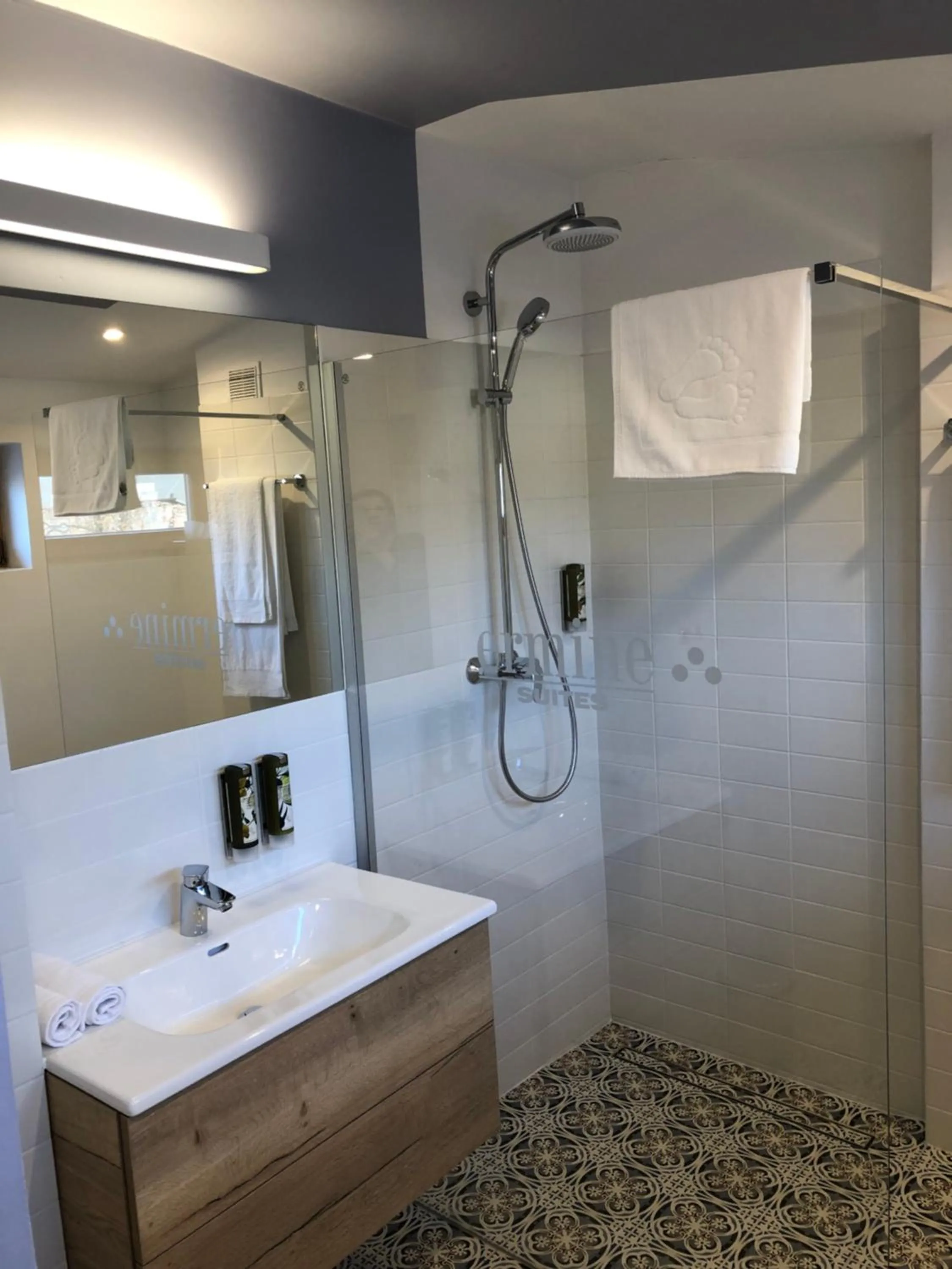 Bathroom in Ermine Suites