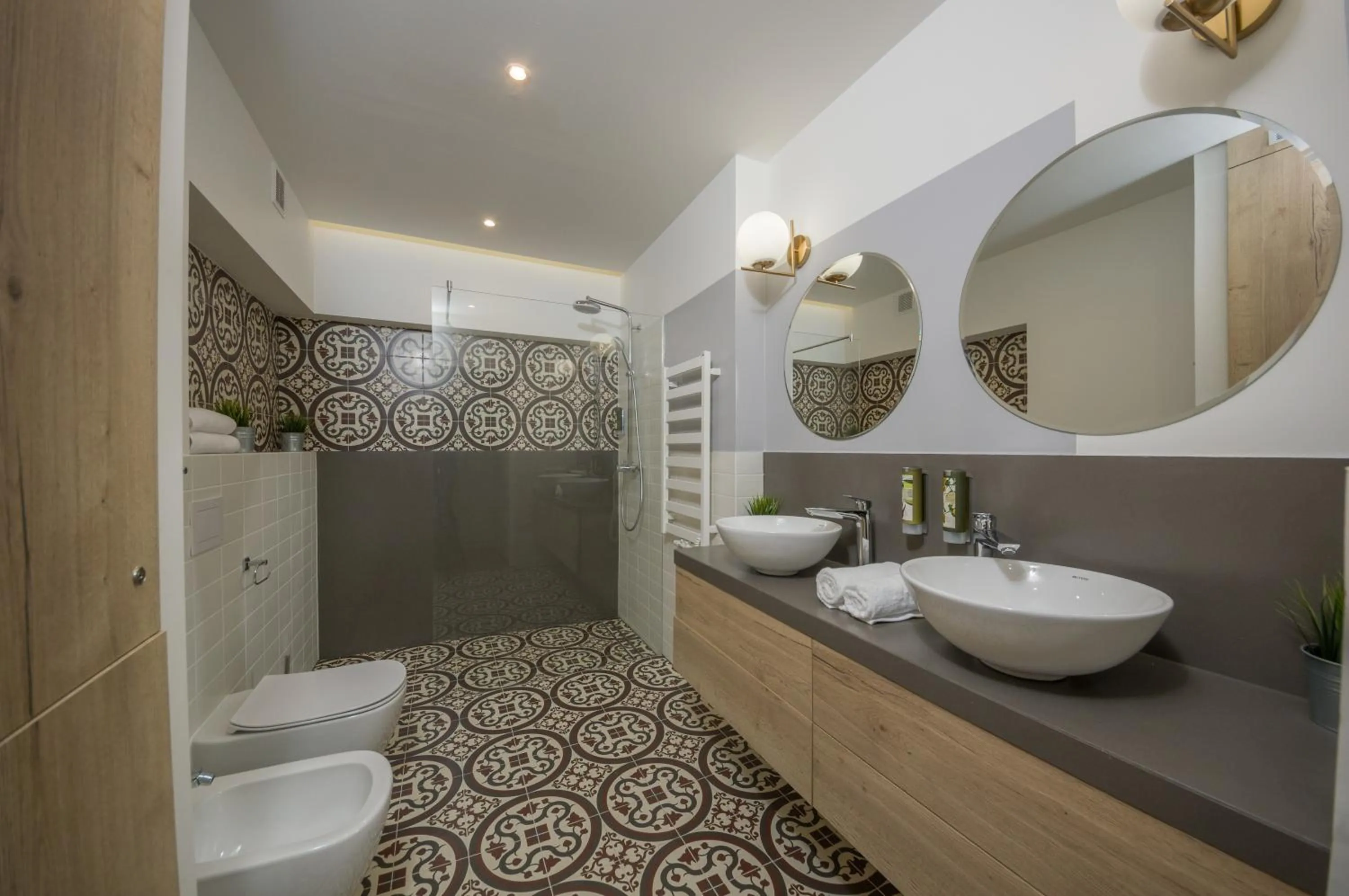 Bathroom in Ermine Suites