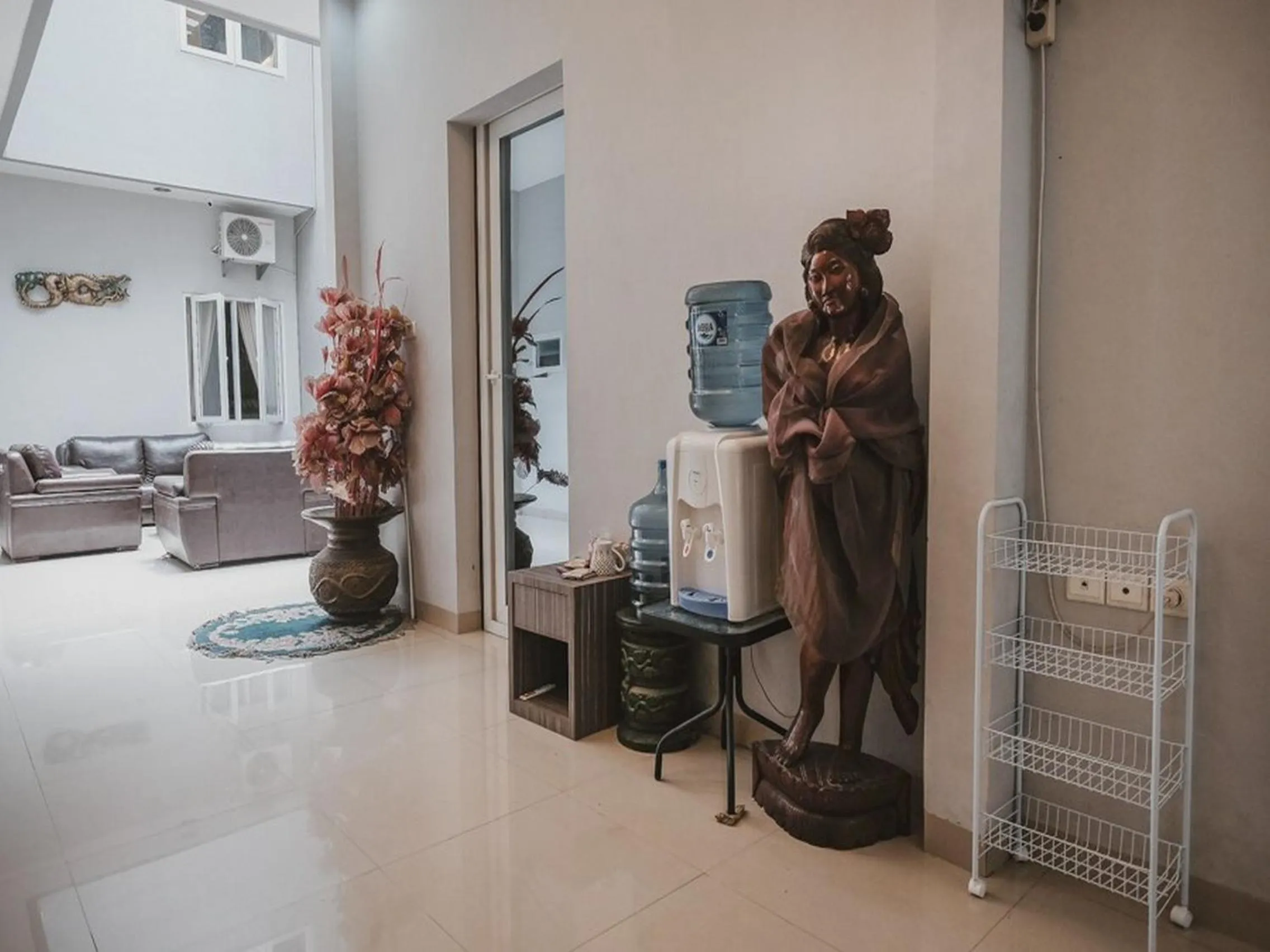 Area and facilities in RedDoorz @ Jamin Ginting Medan